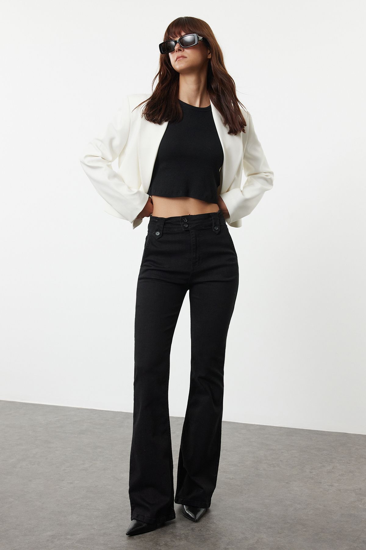 Trendyol Collection Jeansy Dzwony W Kolorze Czarnym Z Wysokim Stanem - Szczegółowa Talia Kobieta - 36