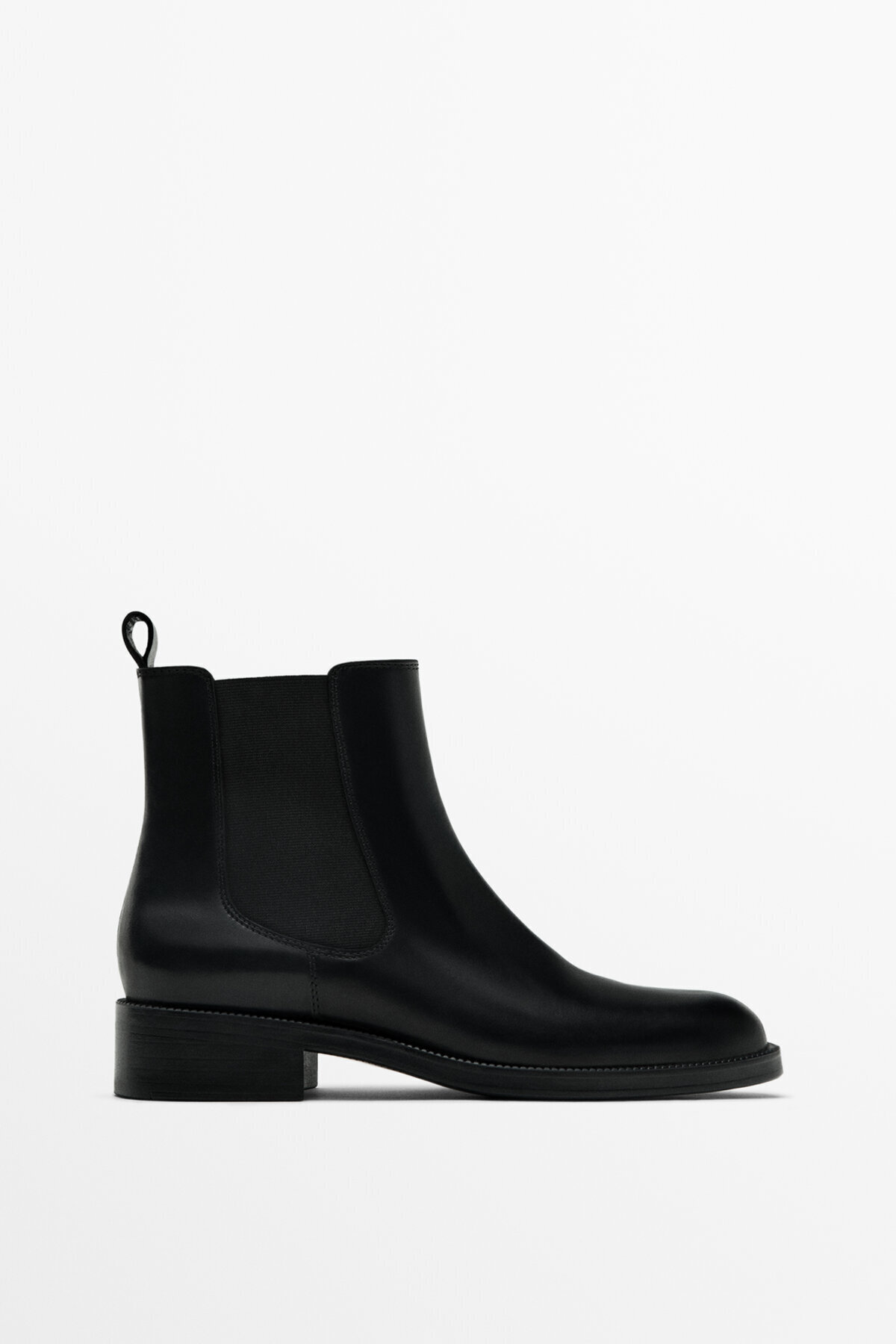 Flat Chelsea boots