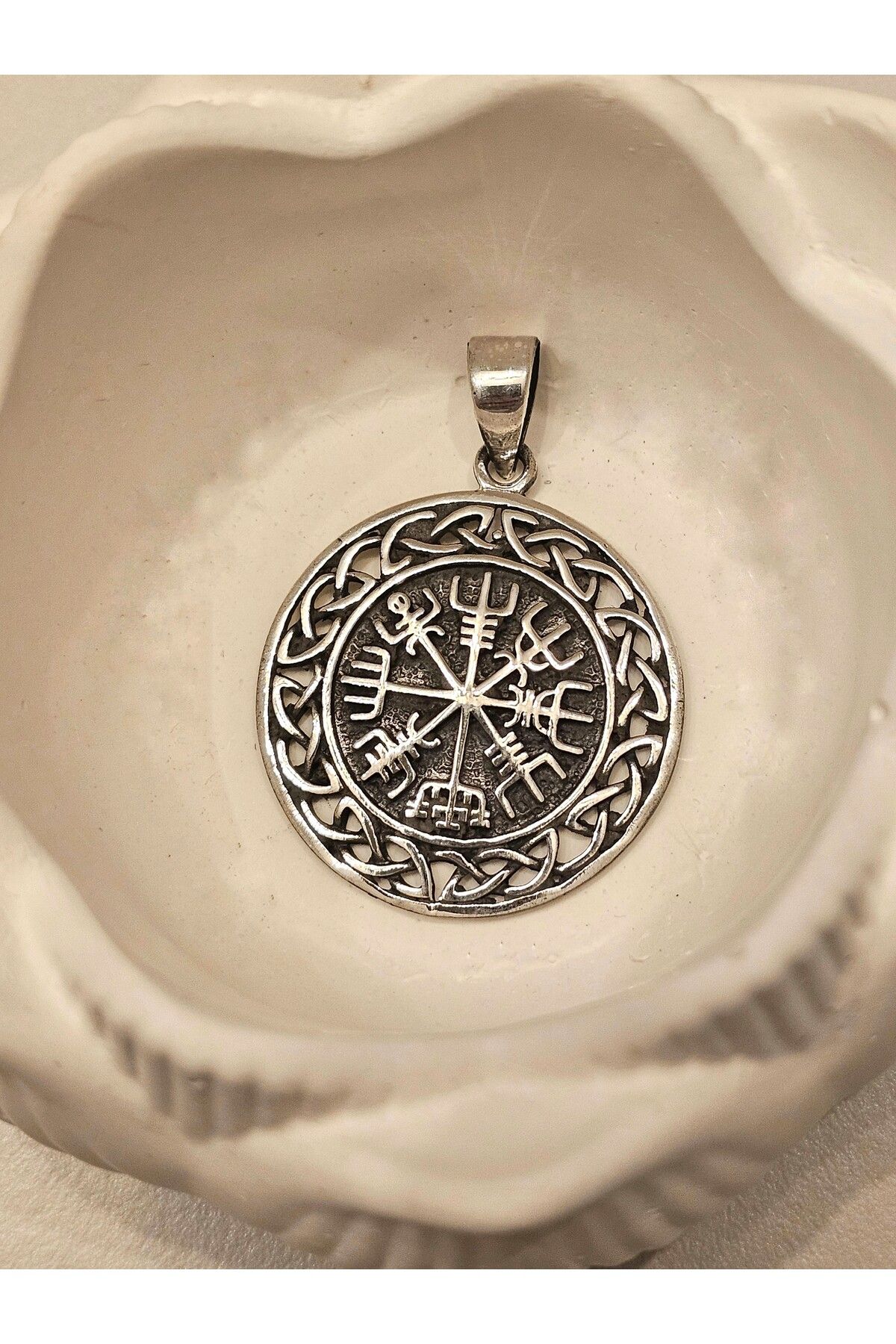 Kaybolmayanları Yönelten Vegvisir Gümüş Kolye Ucu