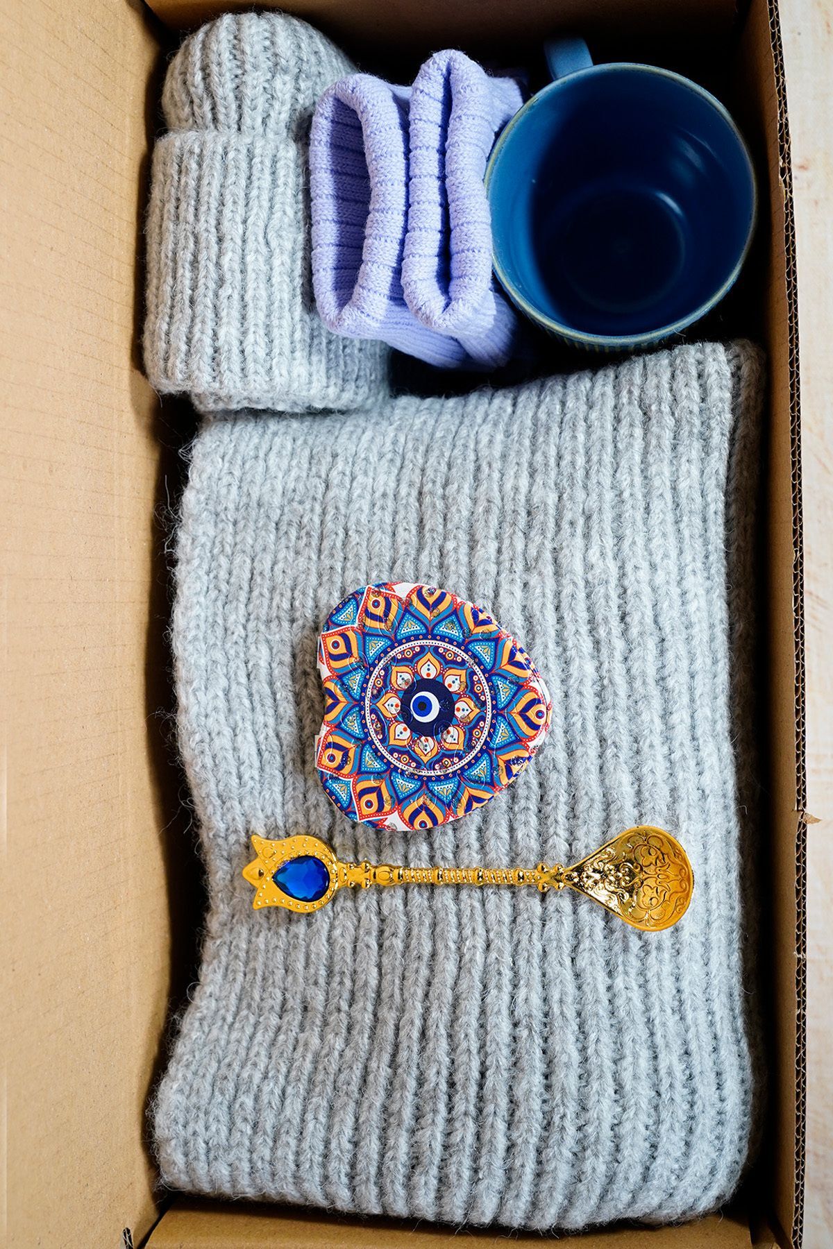 Huge Home Gri Yün Kadın Atkı Bere Hediye Seti - Kadın Sevgiliye Hediye Paketi - Kız Arkadaşa Hediye Seti