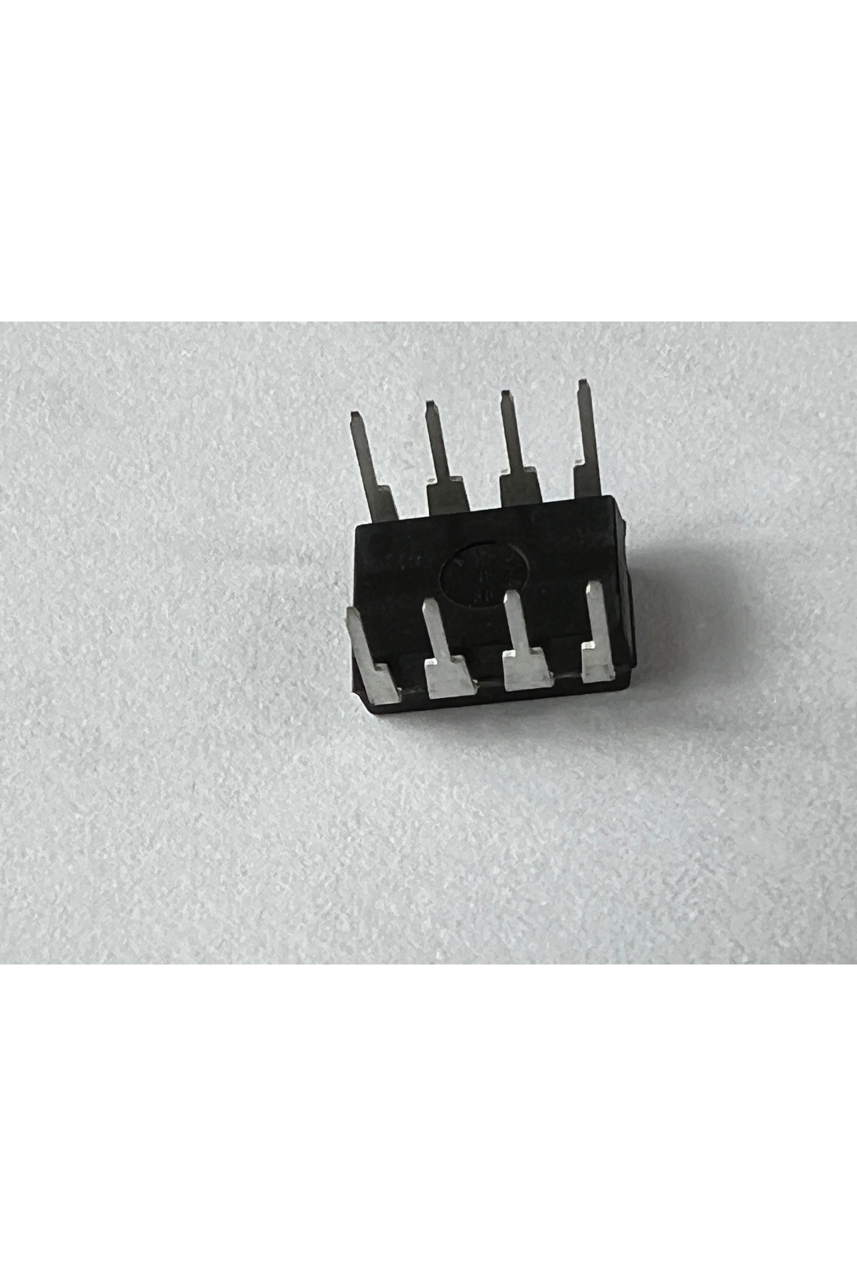- ATTINY85-20U 8-Bit 20MHz Mikrodenetleyici DIP-8 4
