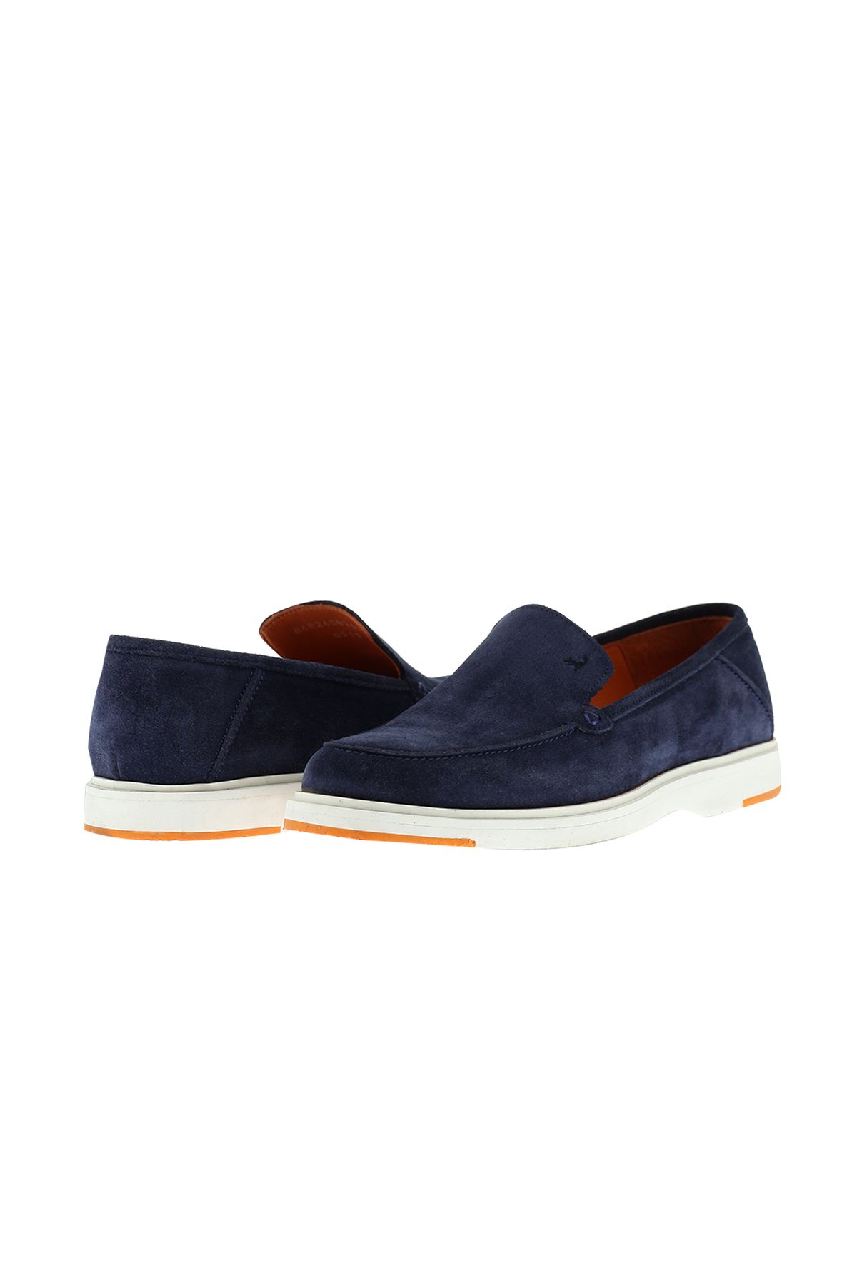 des chaussures en cuir en daim