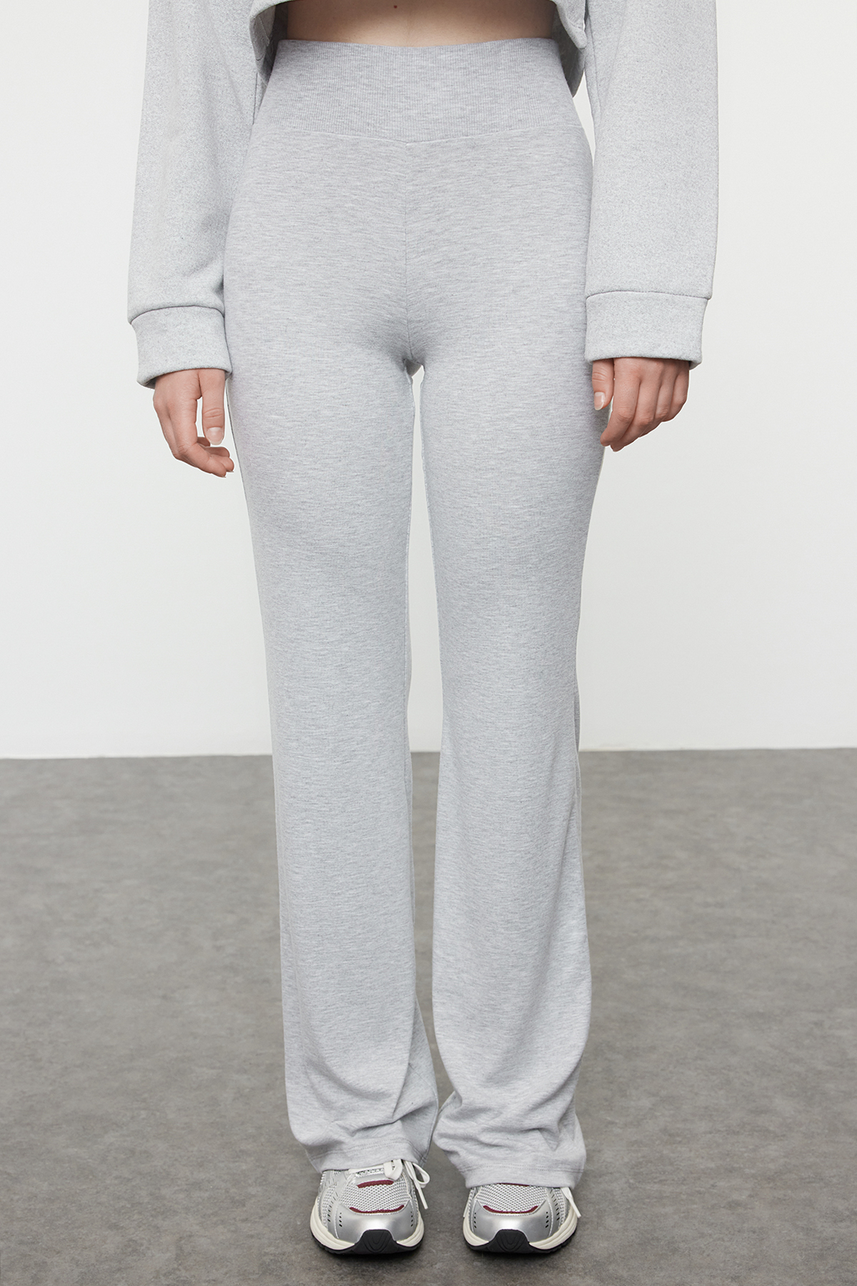 Trendyolmilla  Gri Melanj Wide Leg/İspanyol Paça Yüksek Bel İnterlok Esnek Örme Pantolon TWOAW25PL00006 - Görsel 4