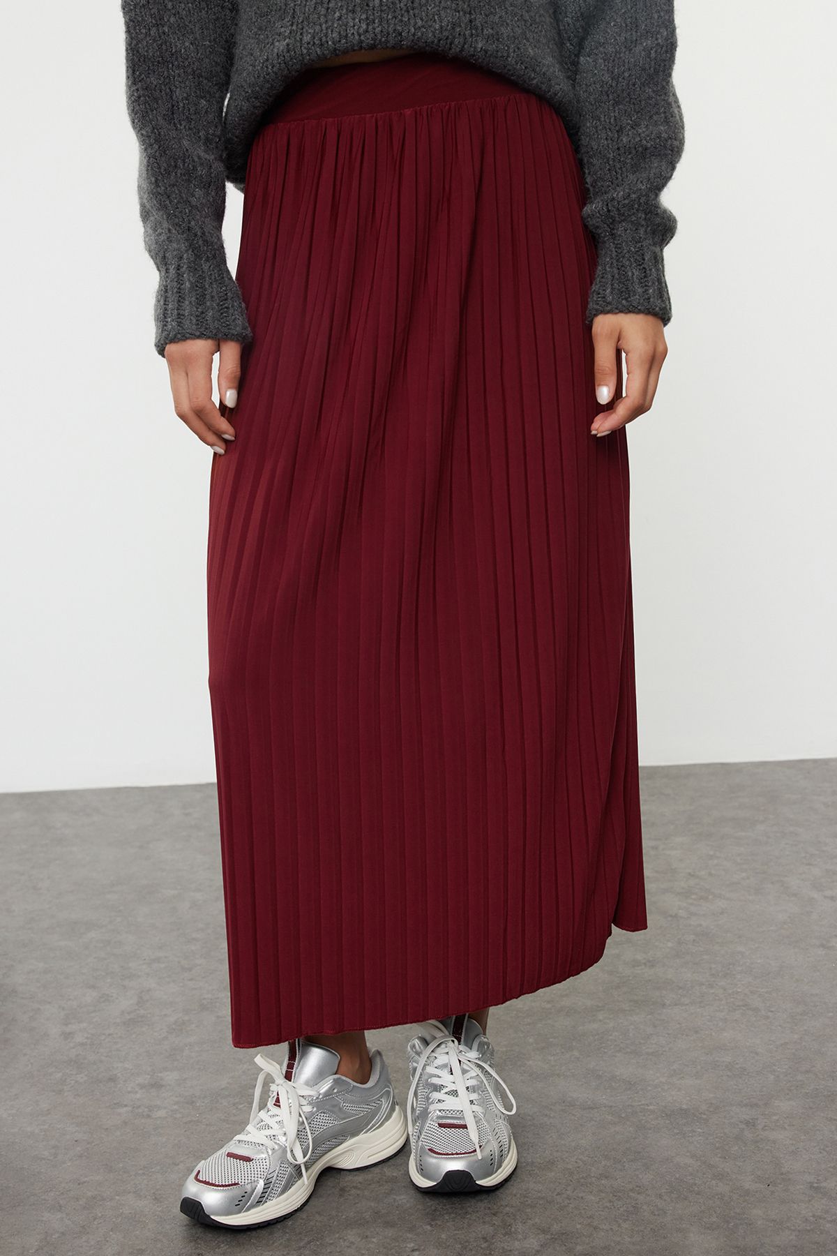Trendyol Collection-Dehnbarer Plissee-Maxirock mit hoher Taille - Weinrot TWOAW25ET00041 3