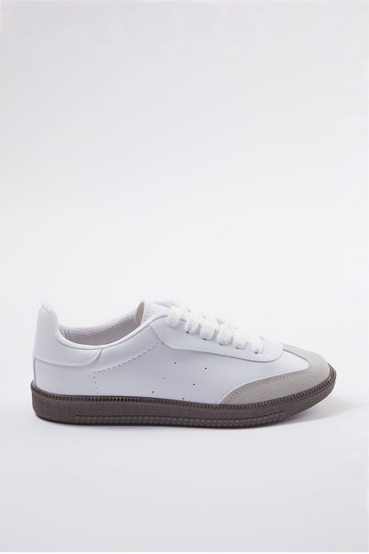 TRENDYOL SHOES-Retro fehér női tornacipő - fűzős Takaw25sn00005 4