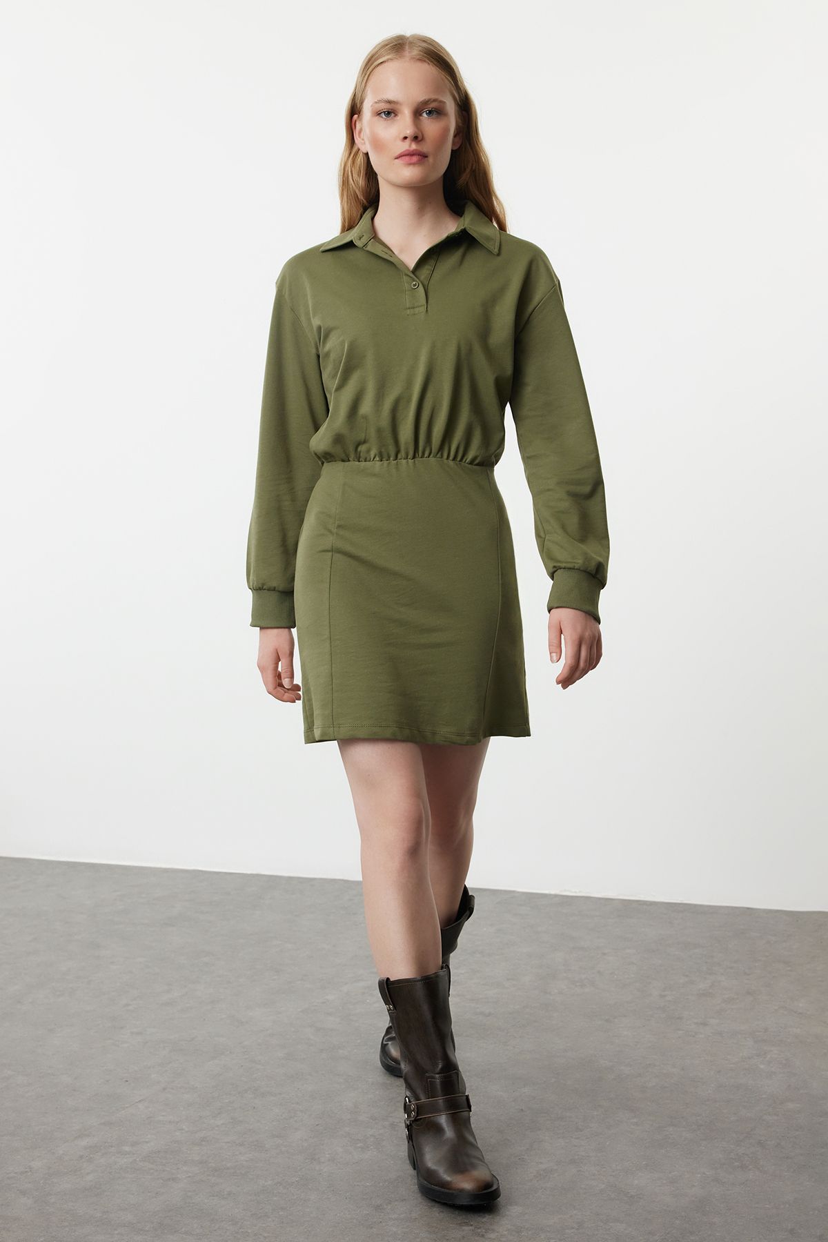 Trendyol Collection Sukienka Mini Z Golfem W Kolorze Khaki, Dzianinowa - Kobieta - L