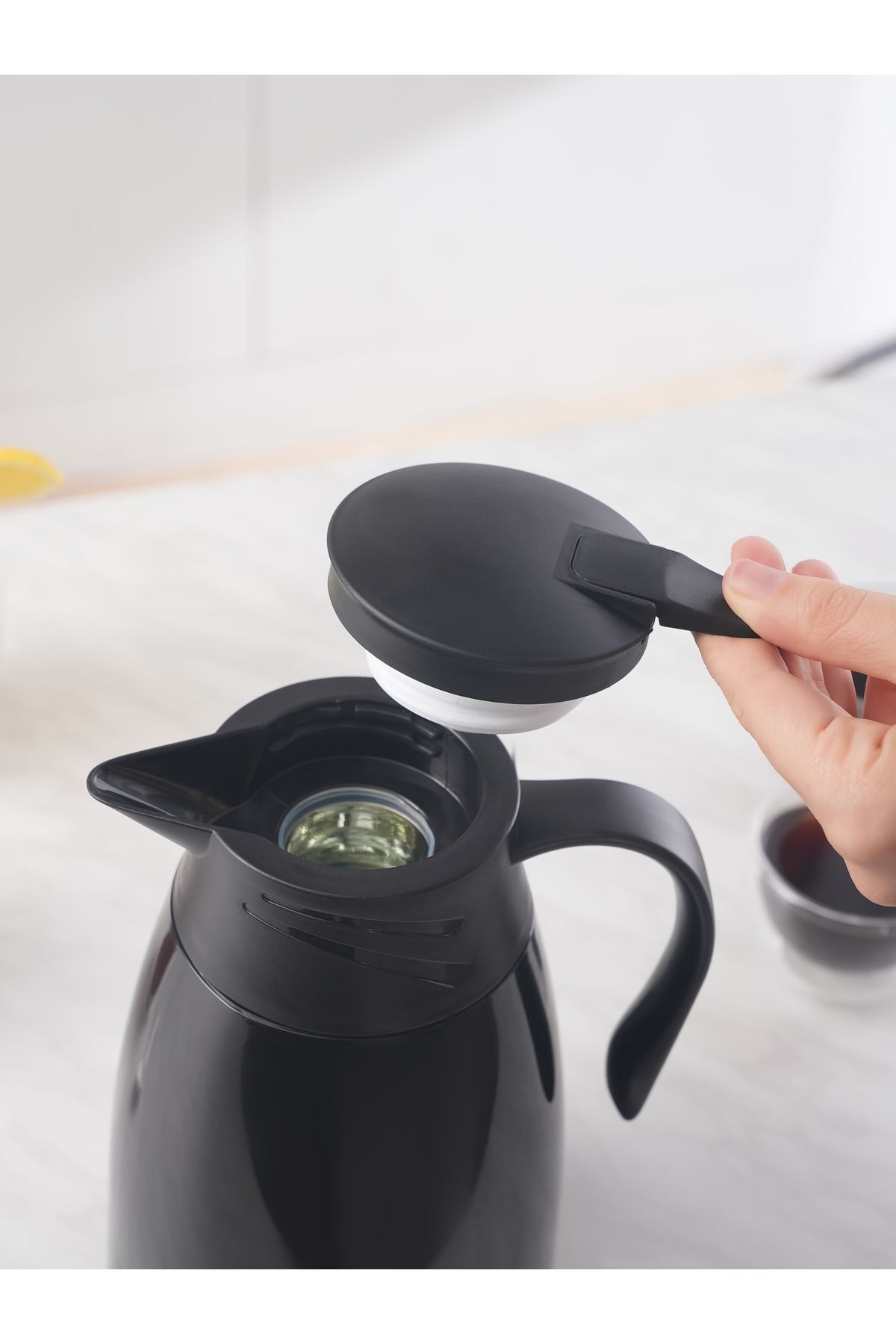 فلاسک مشکی Bella Sealing Thermos 1 لیتری سیاه Karaca
