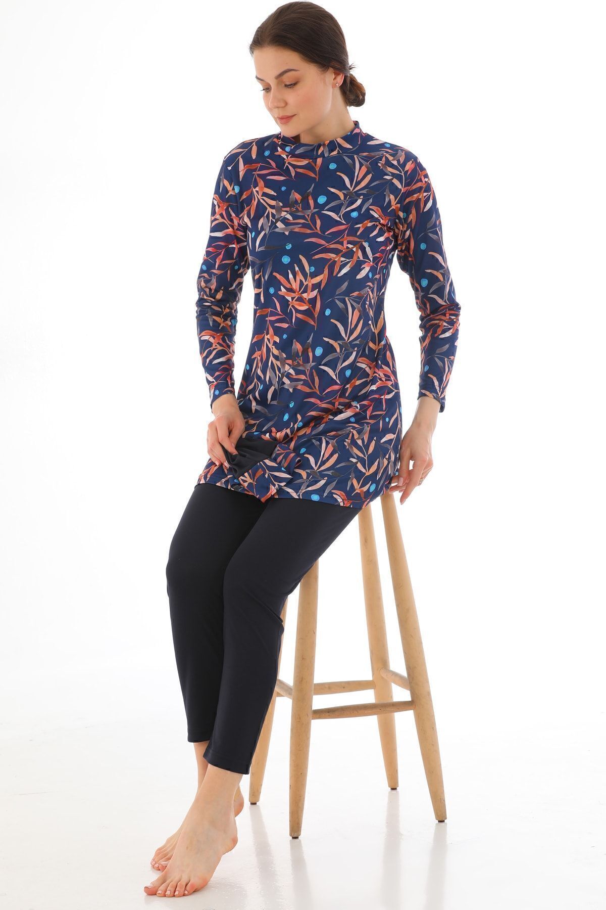 medipek-Marineblauer gemusterter Hijab-Badeanzug – vollständig bedeckt und Lycra 5