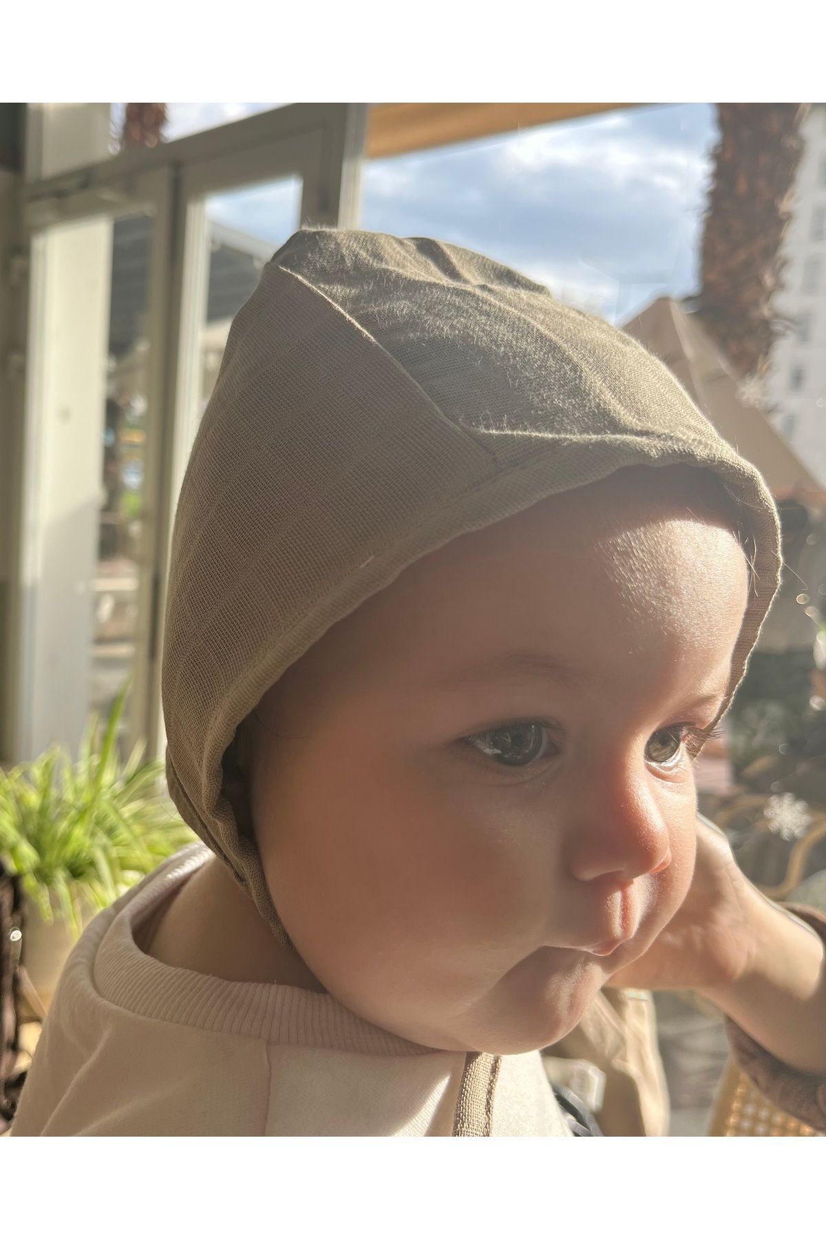 runbaby Tek Kat Müslin Çift Taraflı Bebek Bonnet Şapka (3-9 AY) - Toprak fotoğrafı 2 (önizleme)