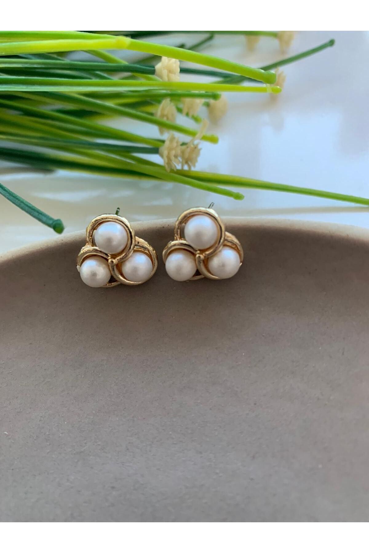 Pelin Aksesuar Vintage Earrings with Three Pearls Trendyol