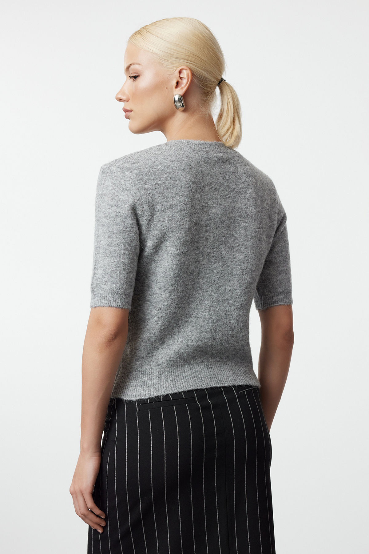 Trendyolmilla  Gri Crop Pamuklu Yünlü Triko Hırka TWOAW25HI00152 - Görsel 5