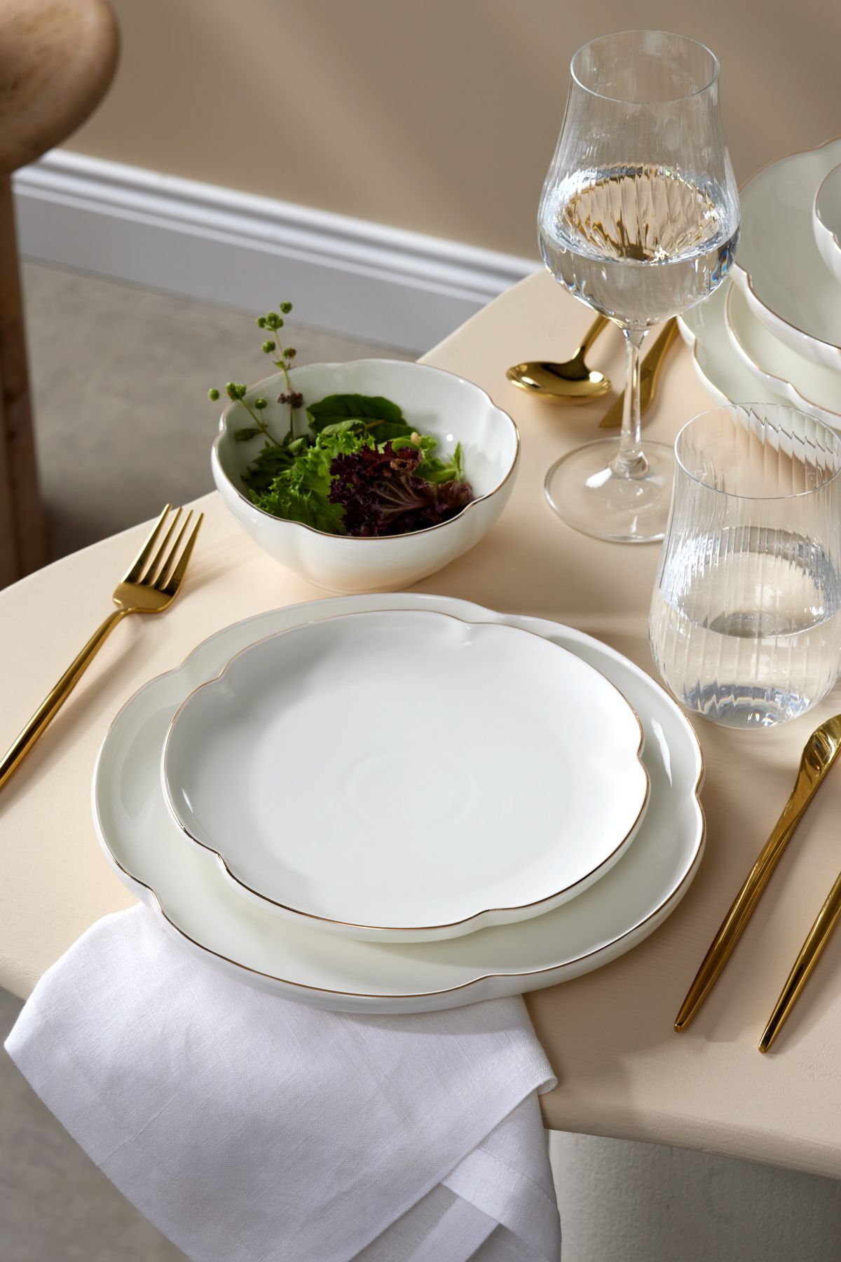 Karaca Flora Porzellan 24-teiliges Geschirrset für 6 Personen