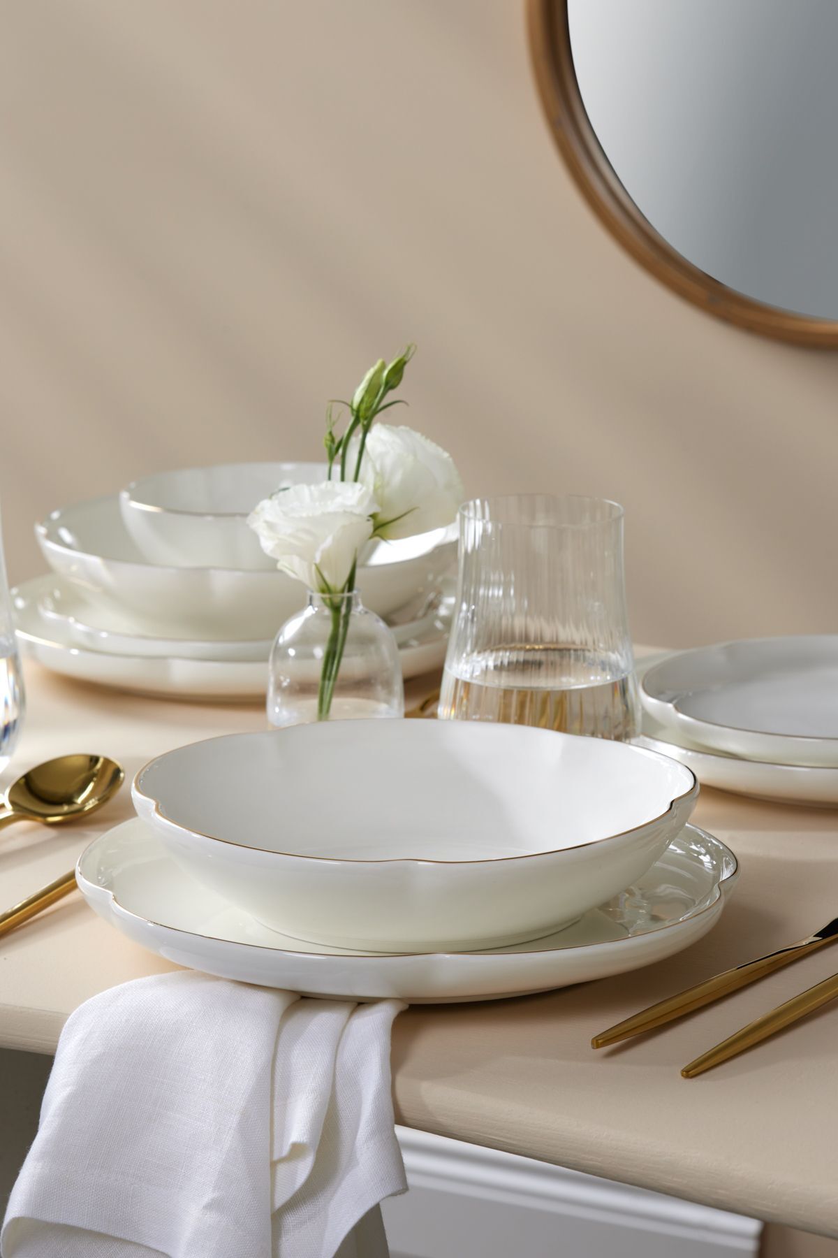 Karaca Flora Porzellan 24-teiliges Geschirrset für 6 Personen