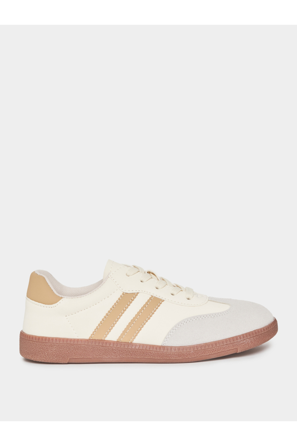 حذاء رياضي بتصميم غزال مخطط