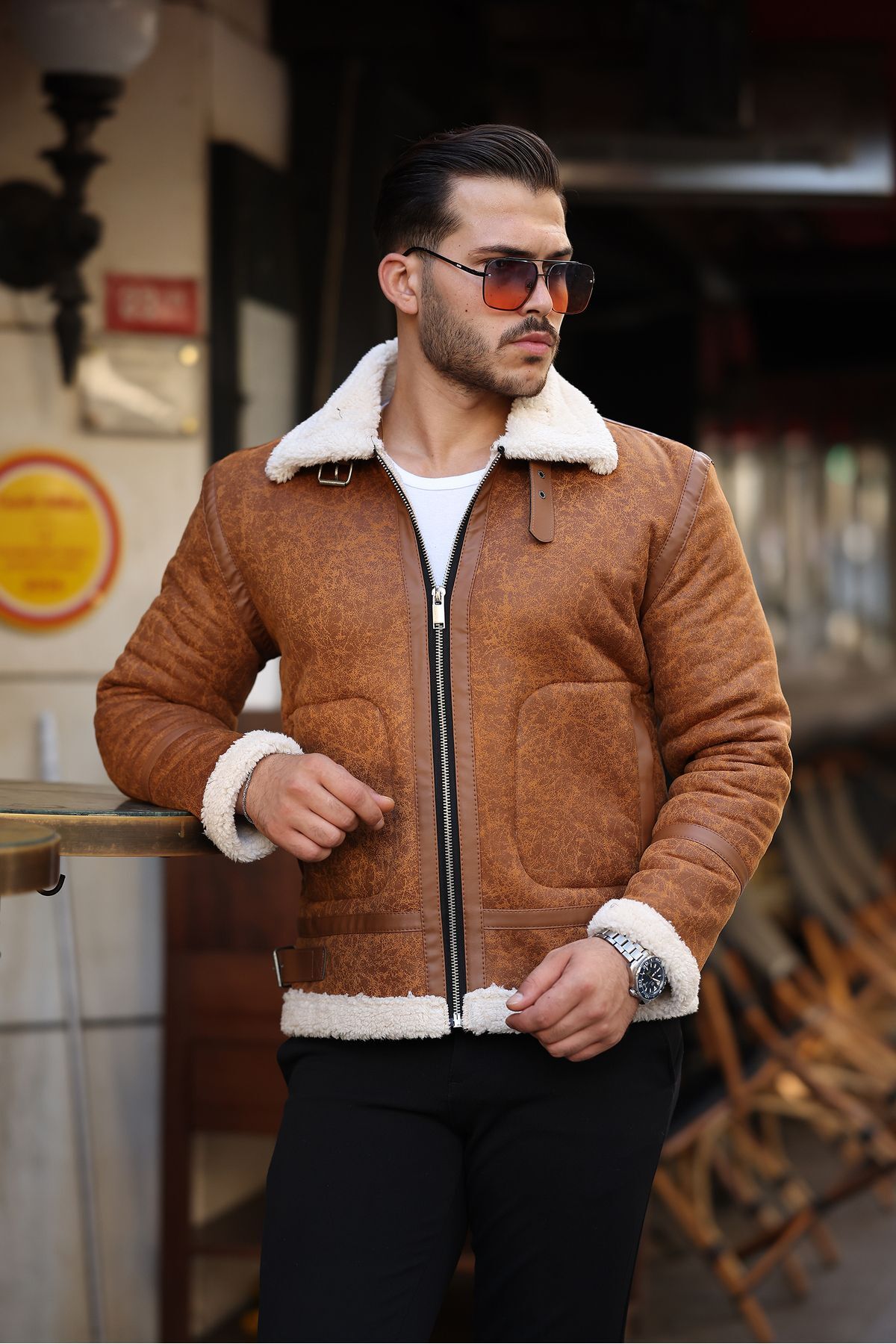 مرو لایف کت و کاپشن تمام خز مردانه از جنس چرم ناپا، کیفیت بالا، اسلیم فیت، قهوه‌ای روشن