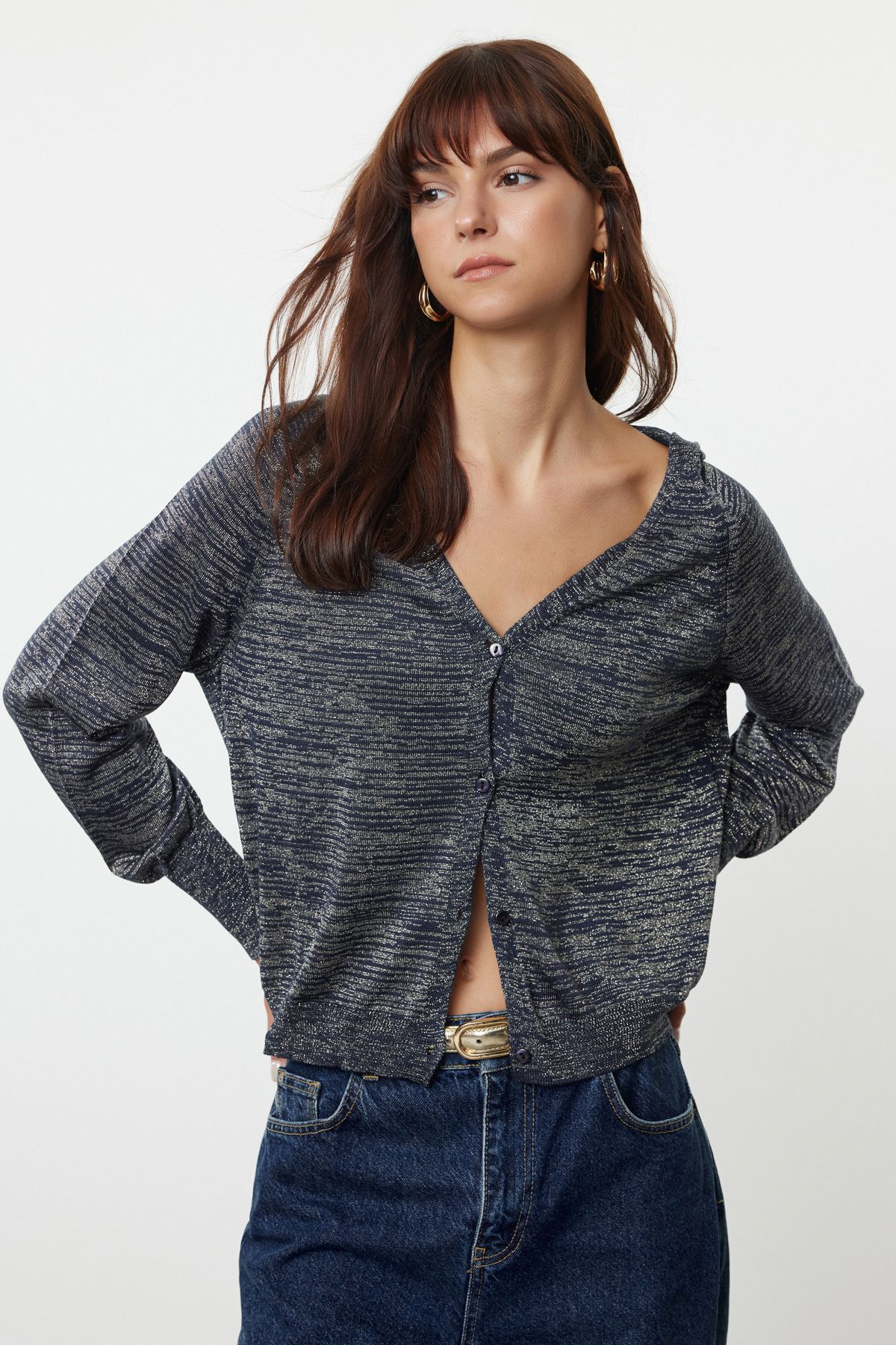Trendyol Collection-Indigo Premium - Cardigan de tricotaj cu glugă cu croială largă și detalii cu sclipici TWOAW25HI00043 1