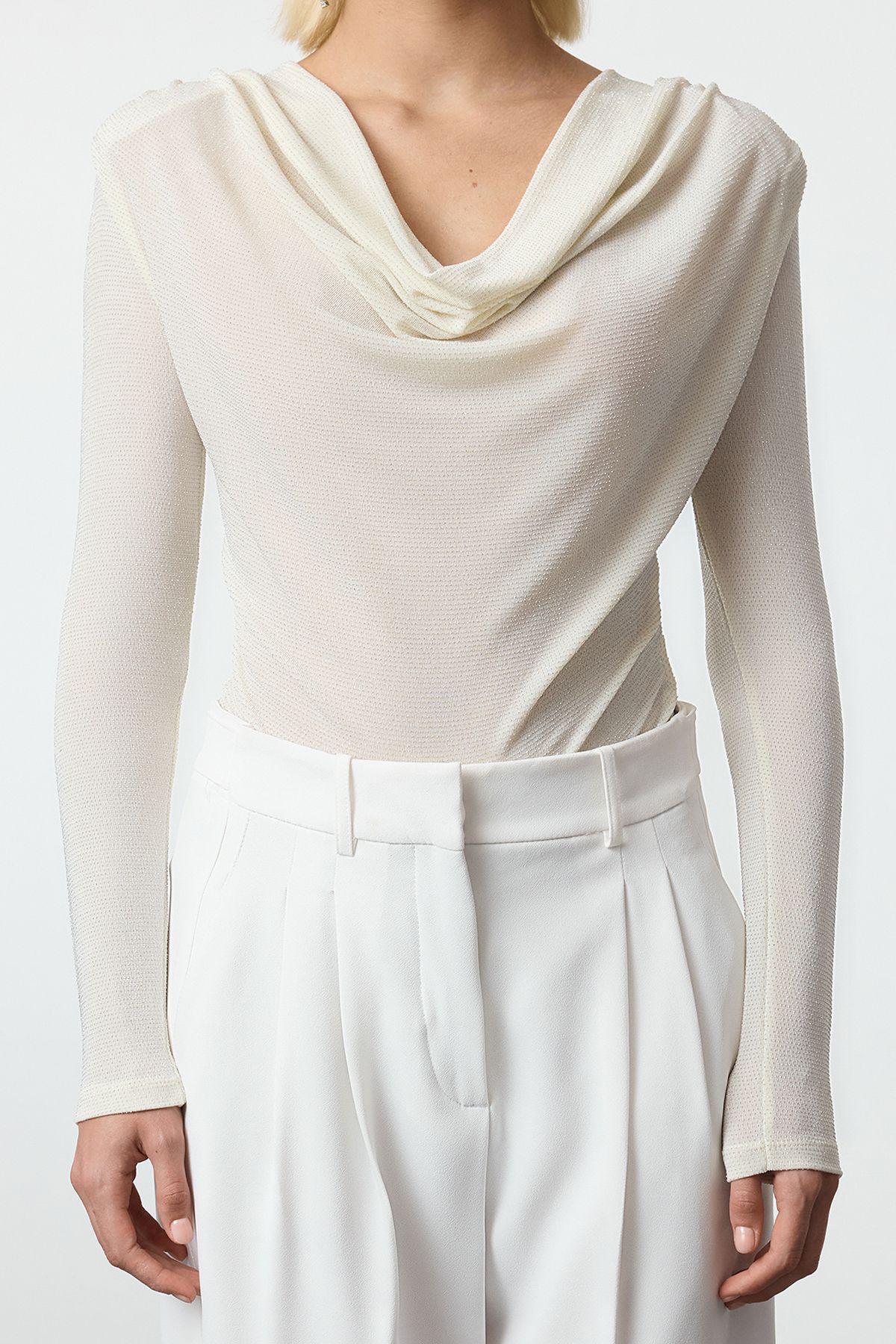 Trendyol Collection-Třpytivé Ecru Knitted Body - límec Degaje TPRAW25BD00002 1