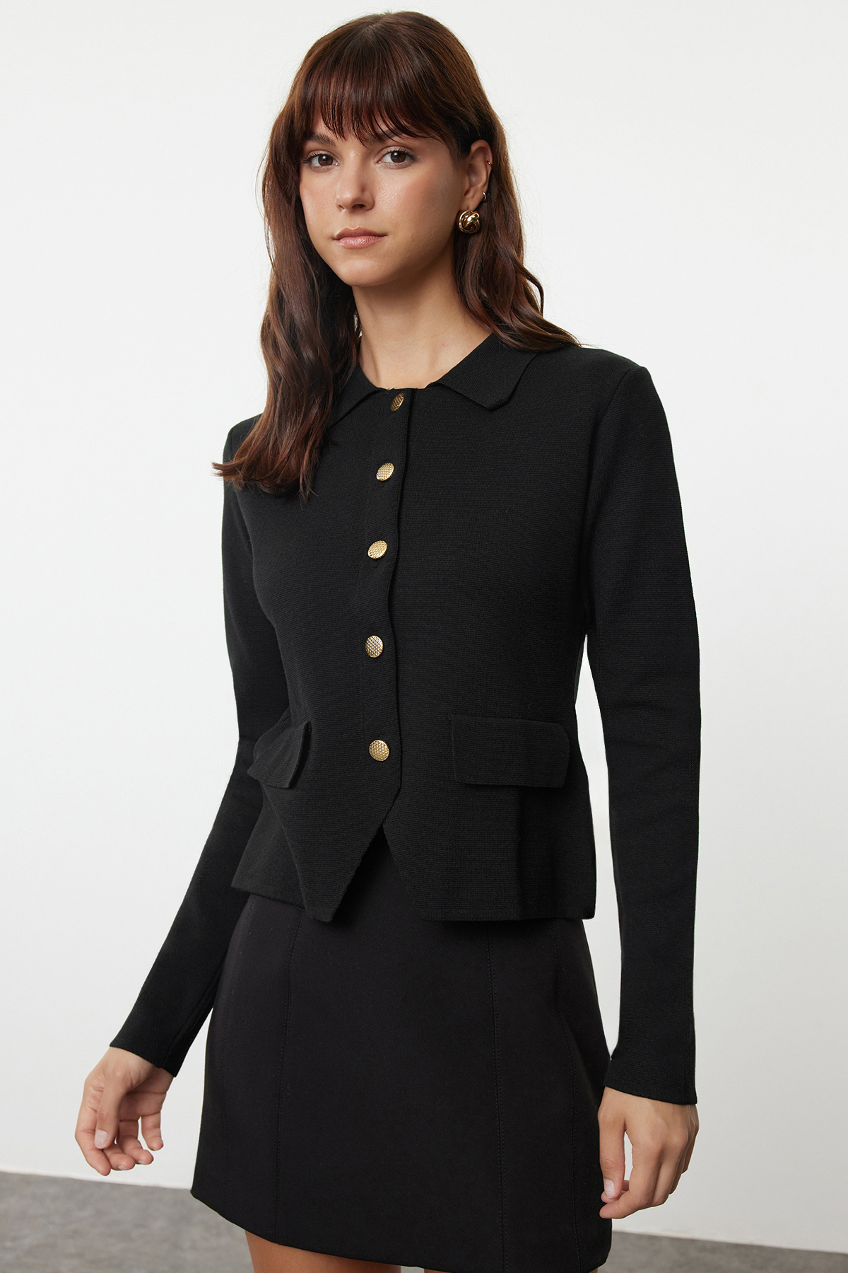 Kolekcia Trendyol Detailné čierne gombíky Prémiová/špeciálna priadza priliehavý/telesný úplet Cardigan TWOAW25HI00151