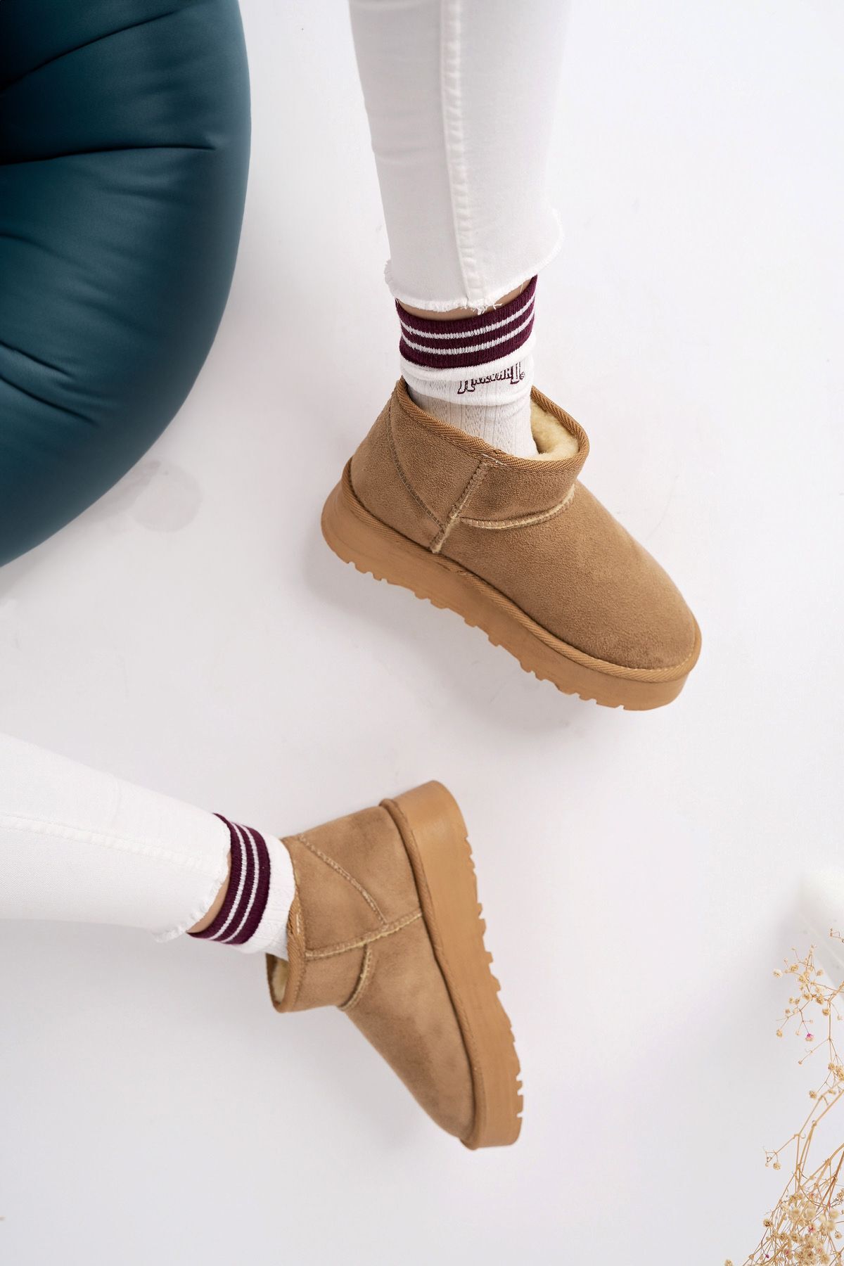 camaiore-Botine mini din piele întoarsă maro camel cu pantofi de damă cu talpa plata cu blana in interior 1
