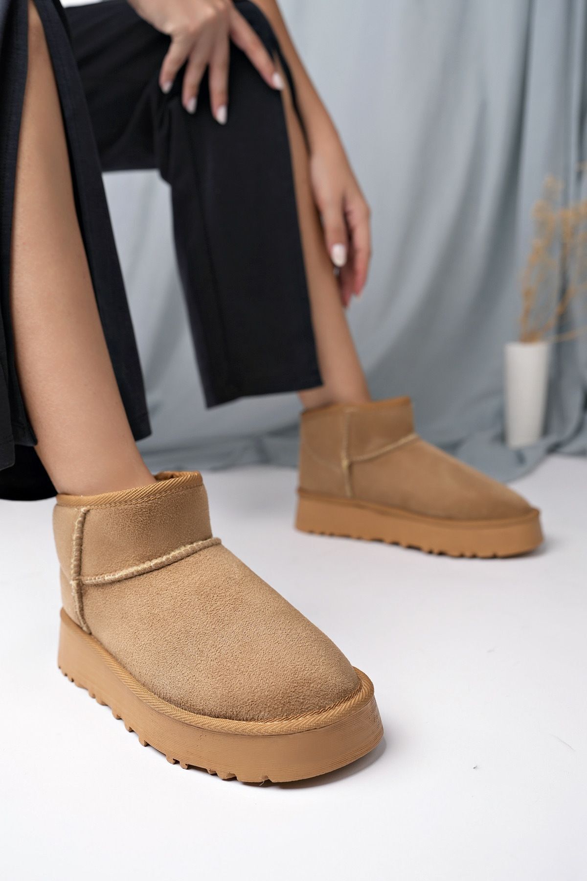 camaiore-Botine mini din piele întoarsă maro camel cu pantofi de damă cu talpa plata cu blana in interior 2