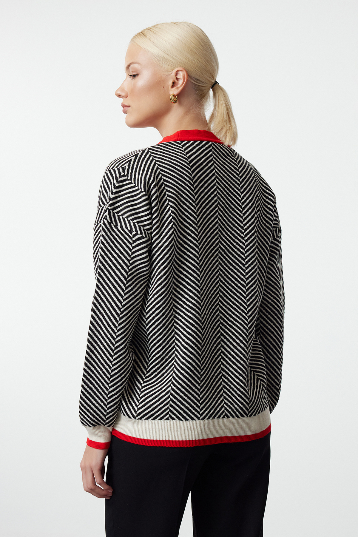 Trendyol Collection-Roter Strick-Cardigan mit weitem Schnitt TWOAW22HI0511 5