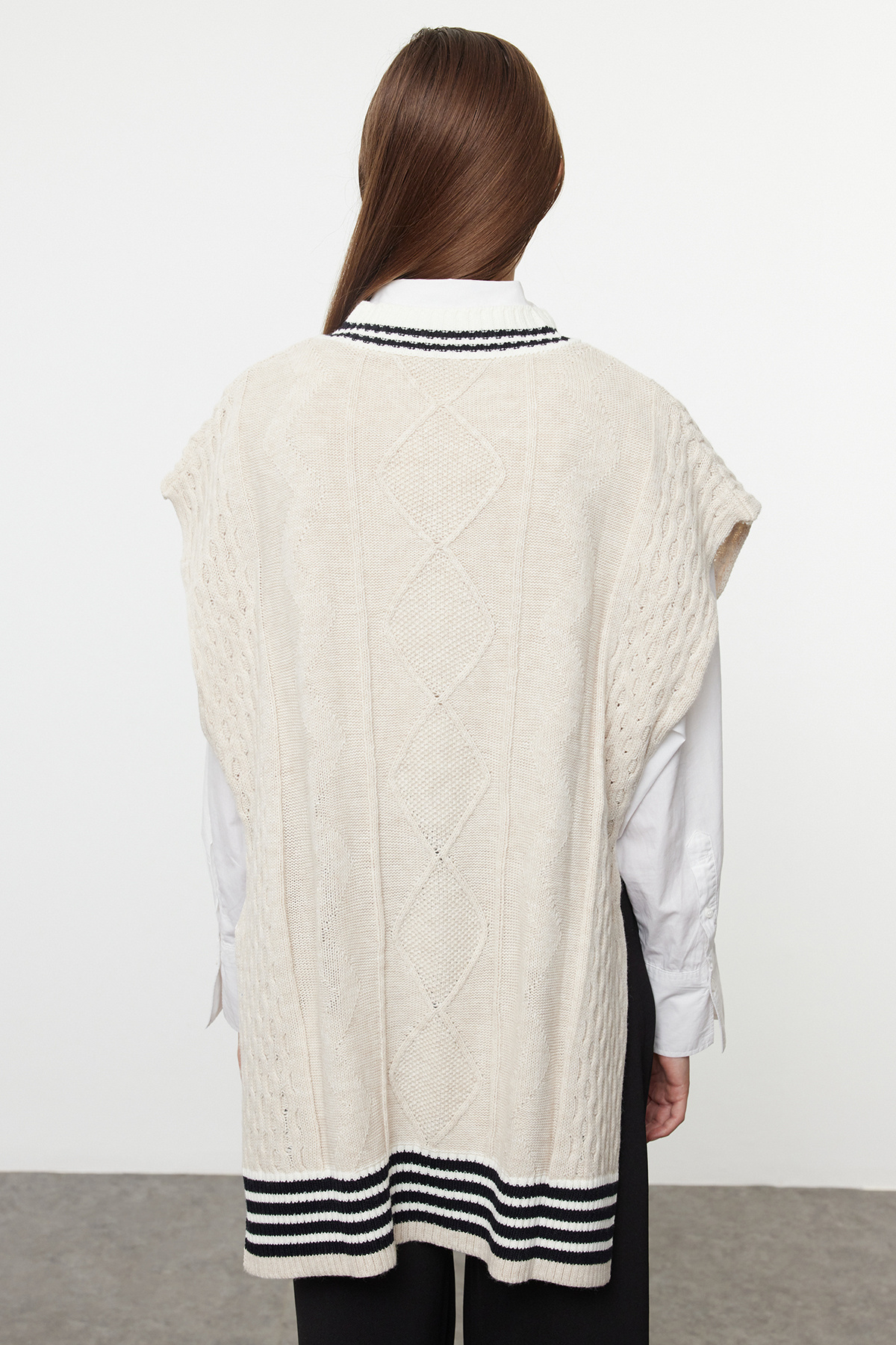 Trendyol Modest-Пуловер от трикотаж - кремав цвят, странична плитка за коса, TCTAW25UV00010 5