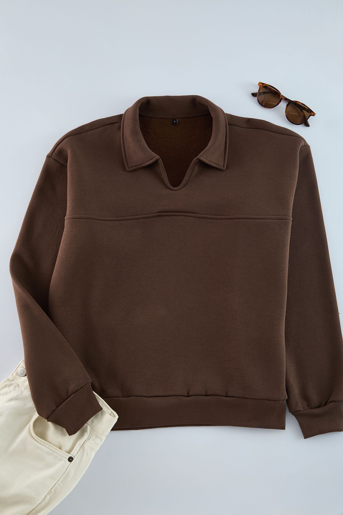 Edit by Trendyol-Dunkelbraunes, übergroßes/breit geschnittenes Paar-Sweatshirt mit Polokragen und Fleece-Innenseite TMNAW25SW00021 6