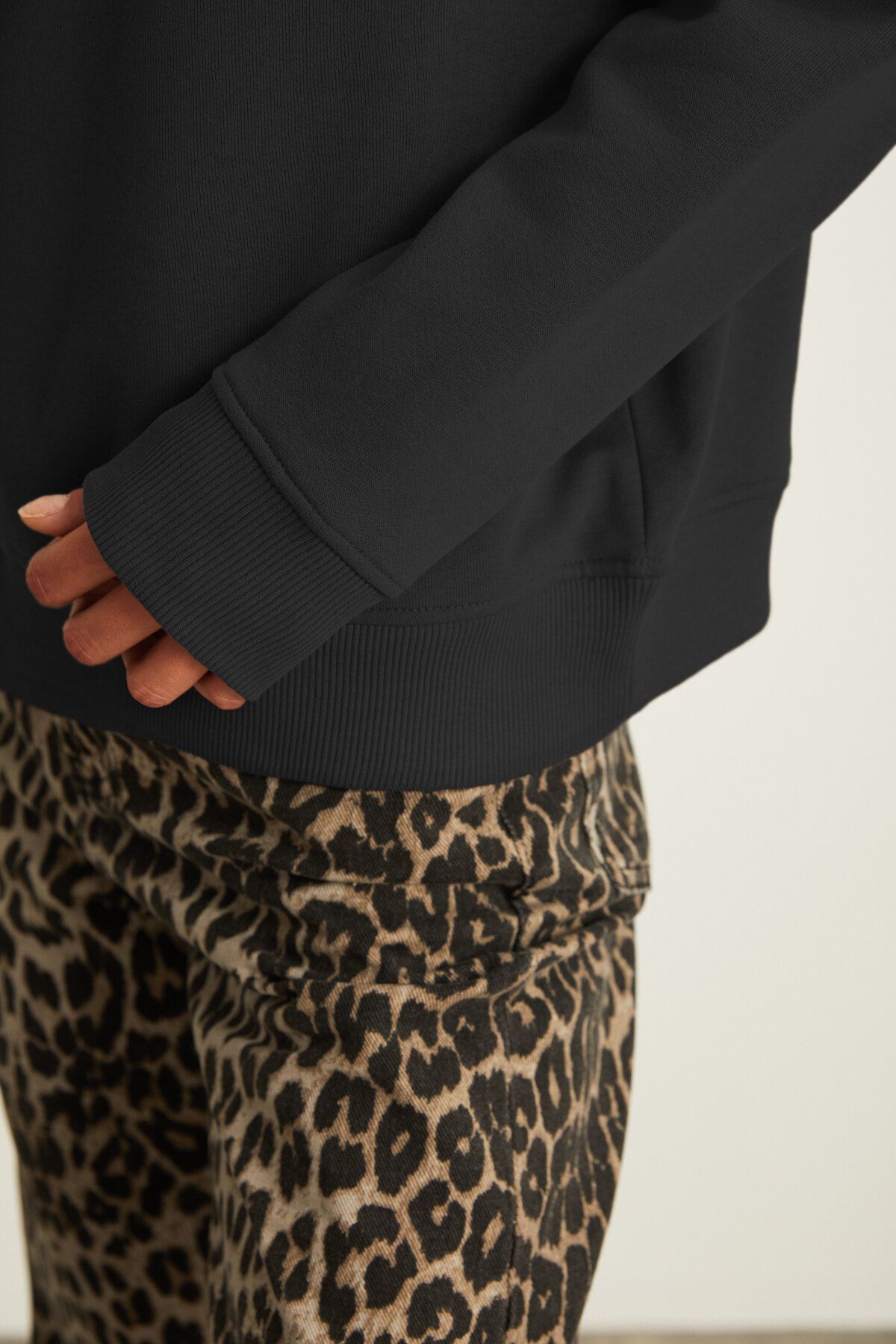 GRIMELANGE  AKSELI Kadın Bisiklet Yaka 3 İplik Organik Pamuk Siyah Sweatshirt - Görsel 5