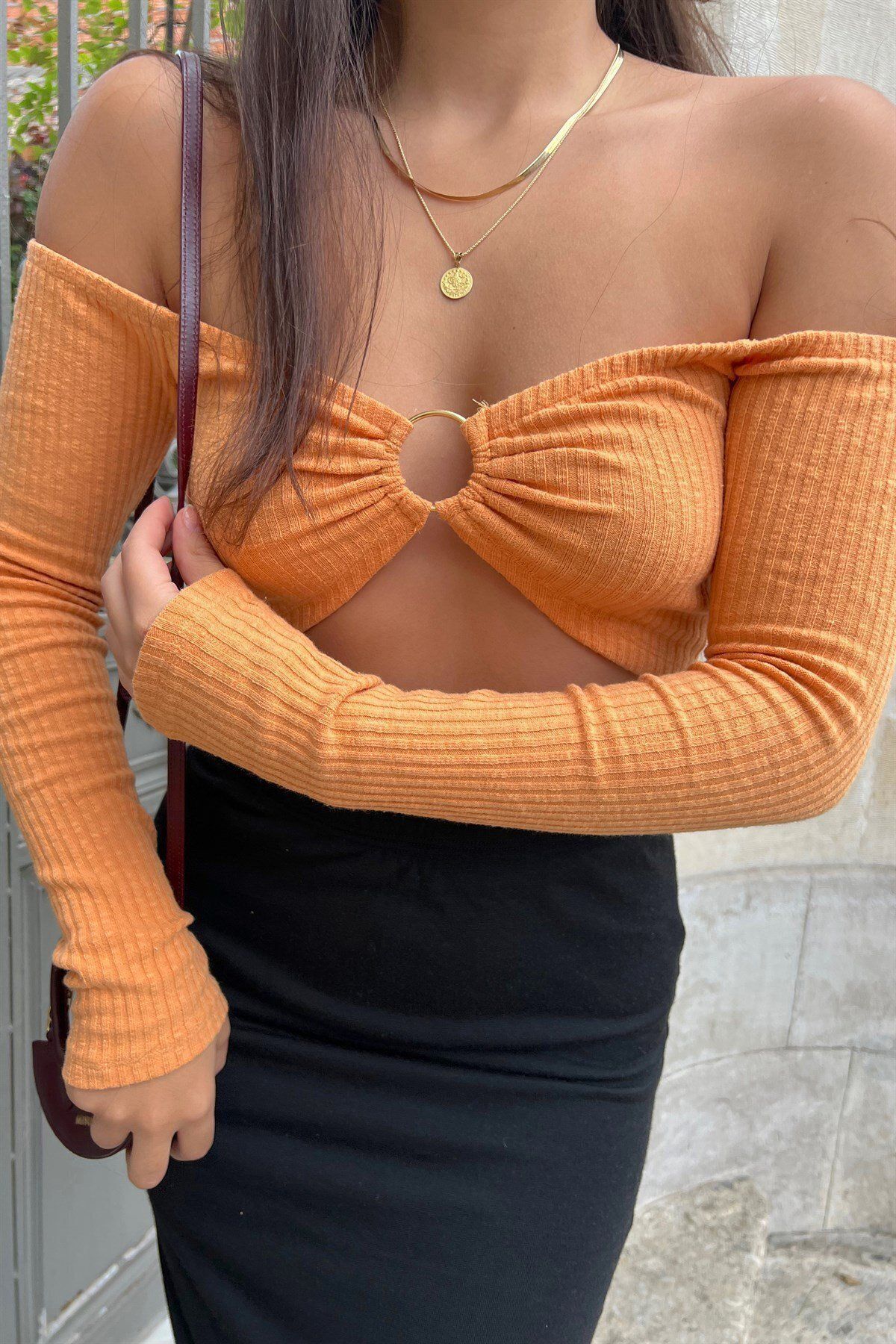 Centeno-Front Loop Crop Top 2