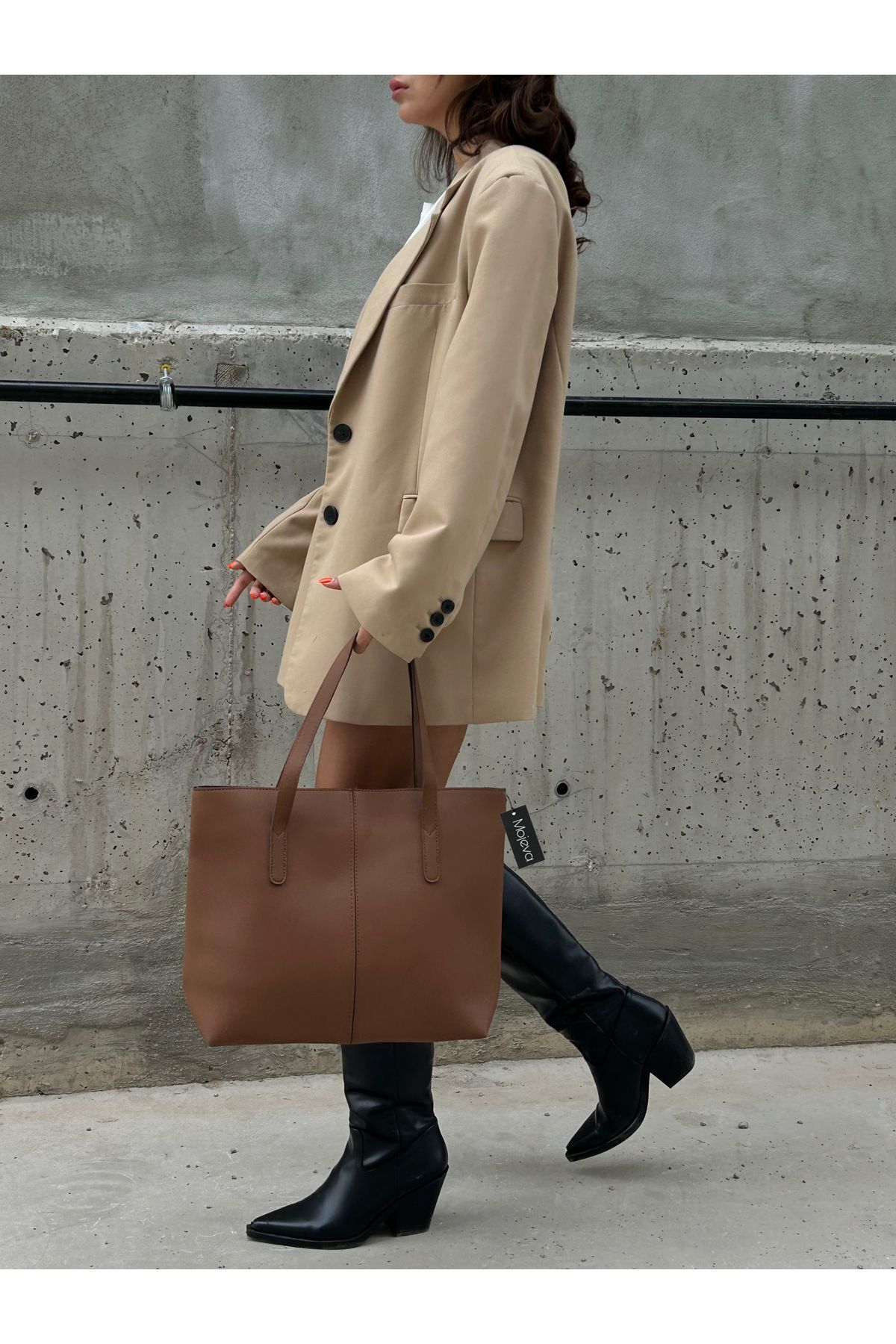 https://cdn.dsmcdn.com/ty1499/product/media/images/prod/QC/20240823/10/0380d222-70aa-36d9-b516-d6ea00135c43/1_org_zoom.jpg