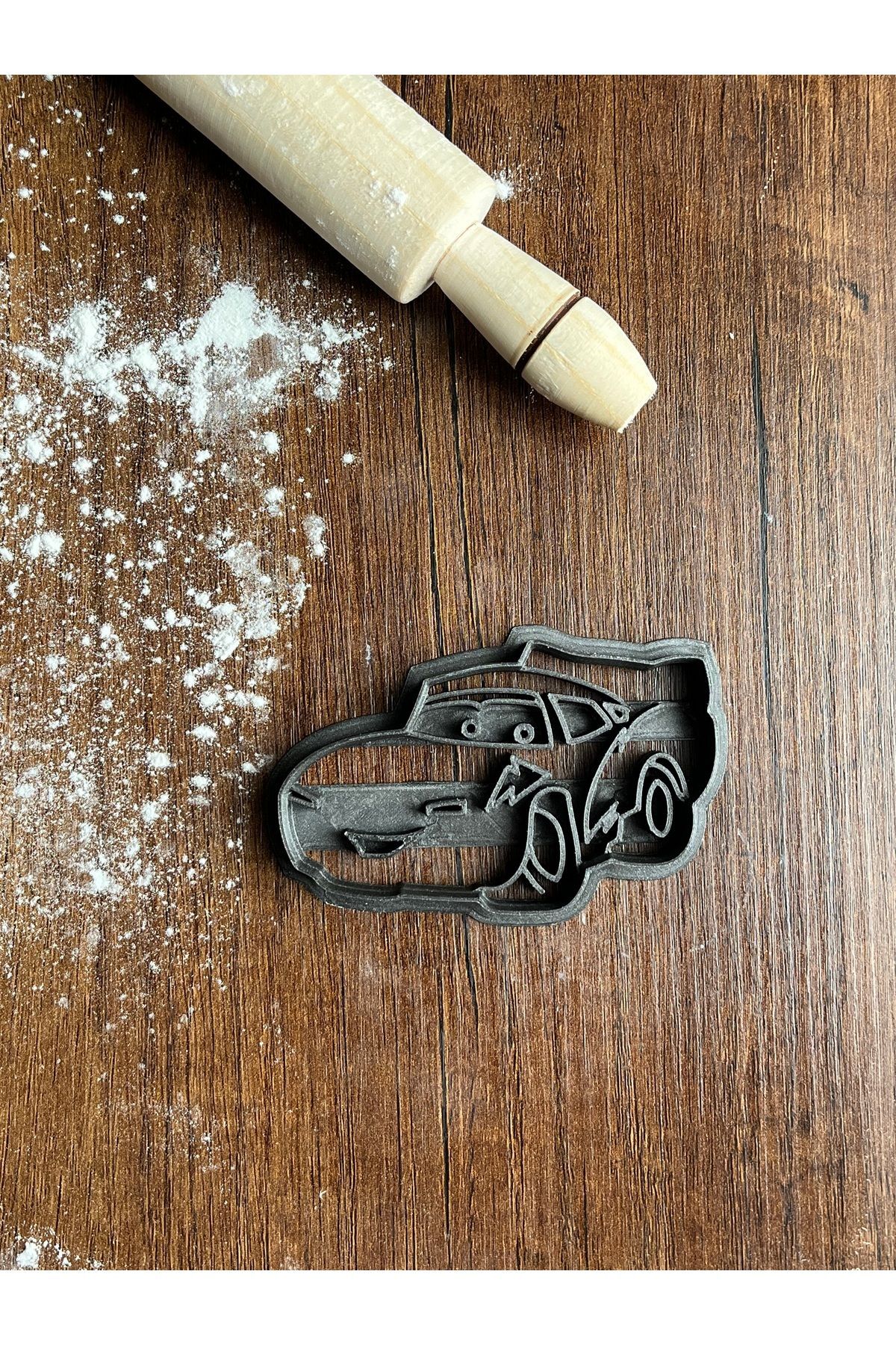 Main Collectibles Cars Cars Lightning McQueen Cookie Mold Cookie