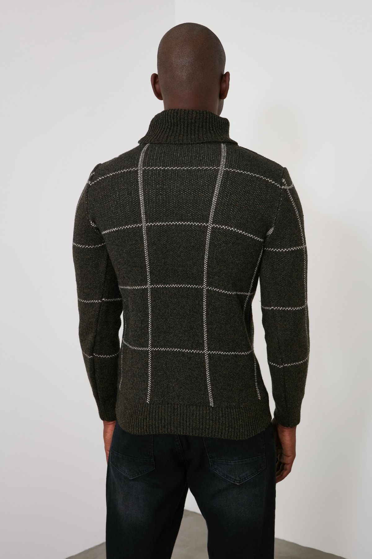 Trendyol Collection-Khakifarbener Rollkragenpullover mit schmaler Passform und schmaler Passform TMNAW21KZ0398 5