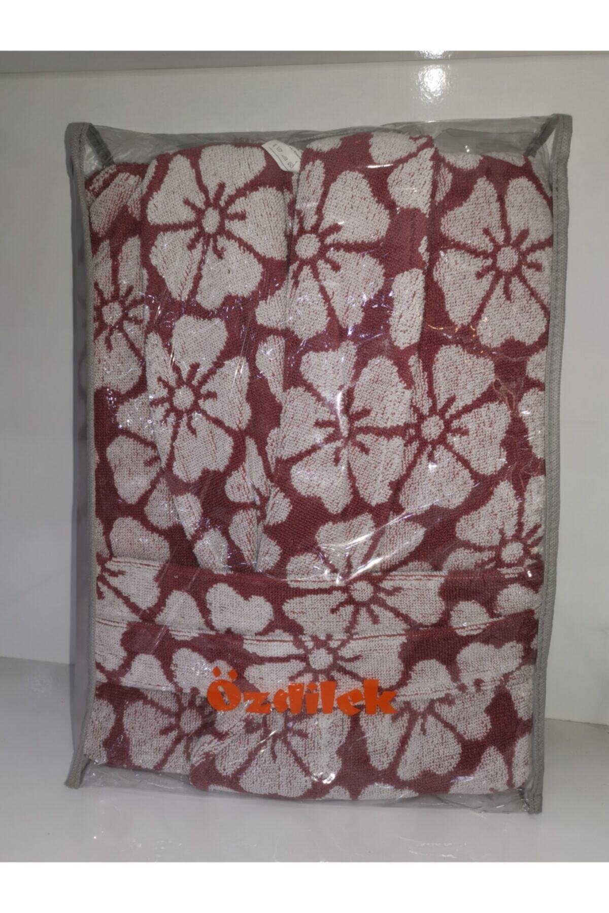  حوله حمام آدورا سالیاکا ()