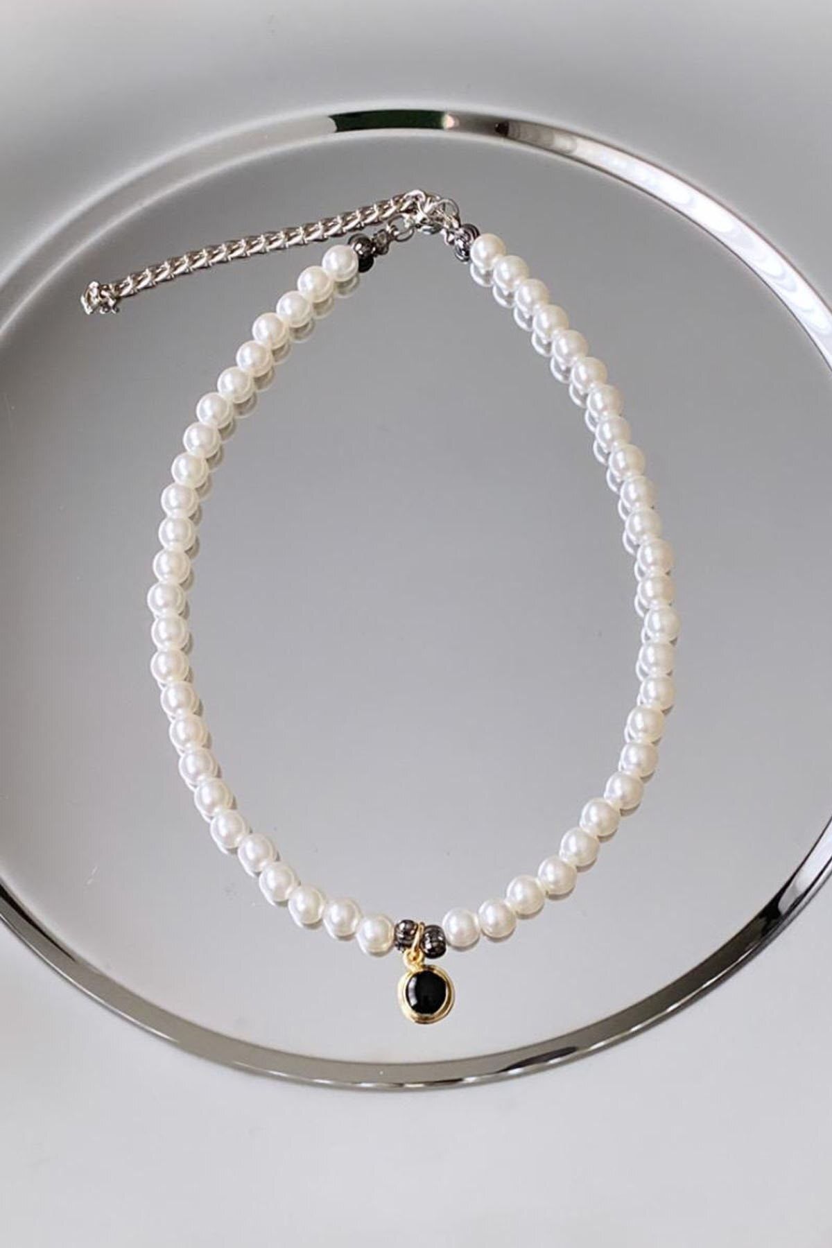 Black on sale pearl choker