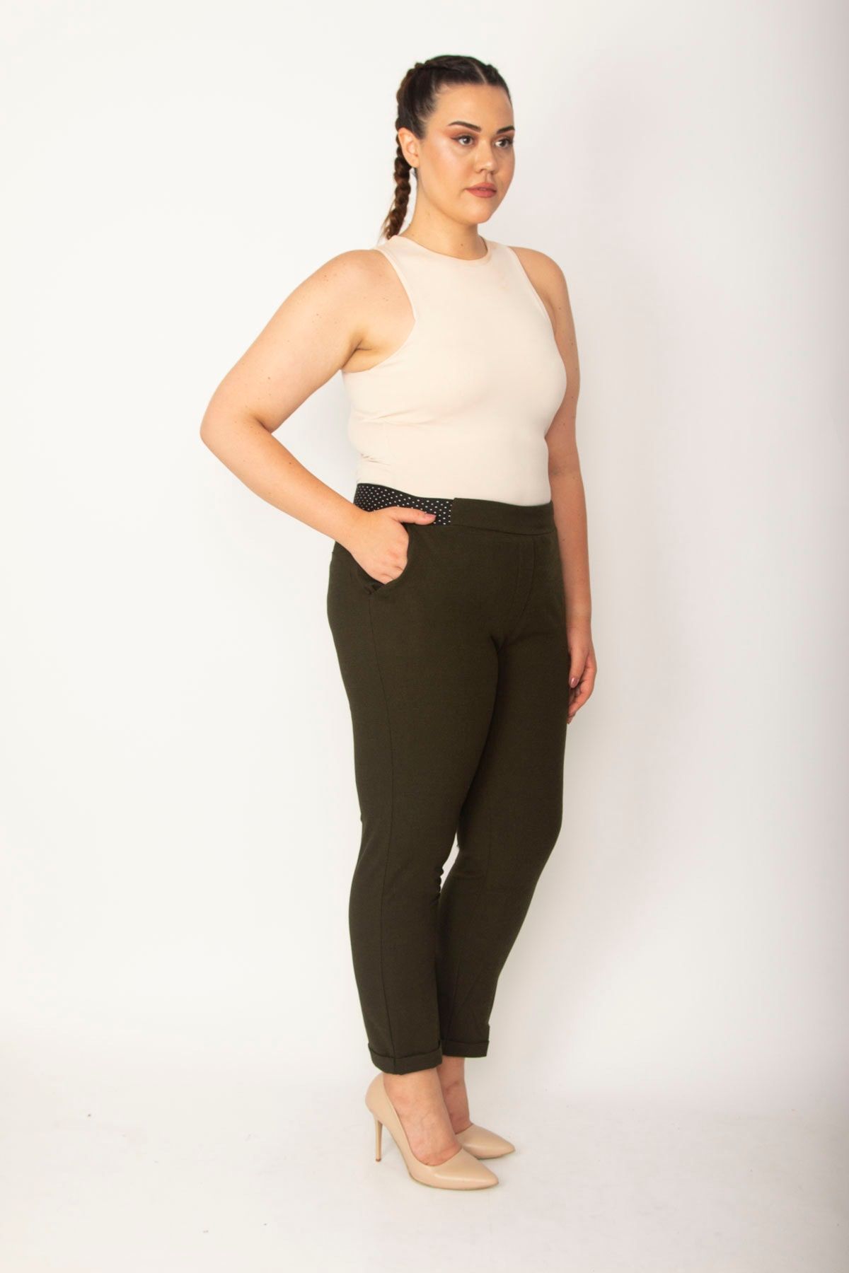 Womens khaki pants hotsell with back pockets