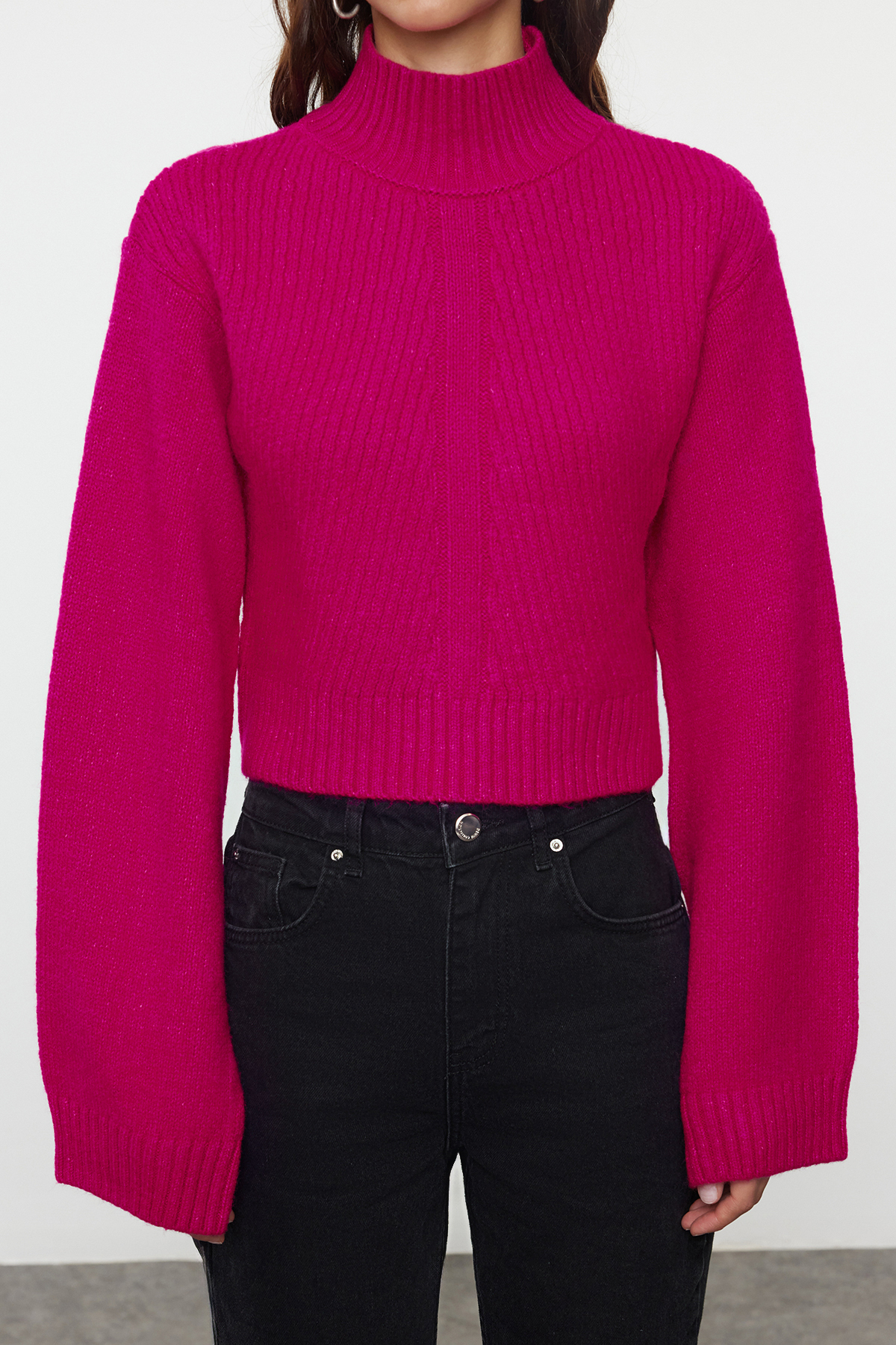 Trendyolmilla  Fuşya Crop Yumuşak Dokulu Dik Yaka Triko Kazak TWOAW24KZ00320 - Görsel 3