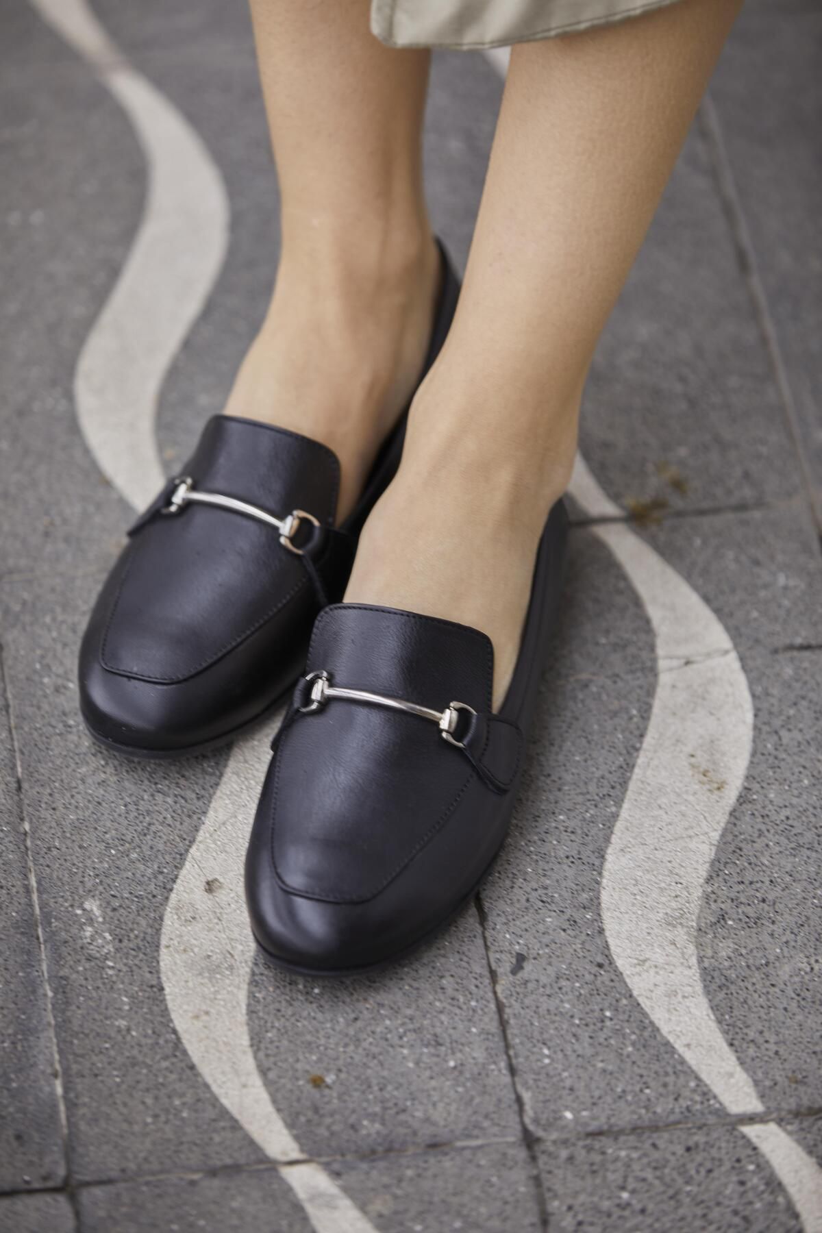 CZ London-Echtes Leder Damen Freizeitschuhe mit Metall-Accessoires Modern 2