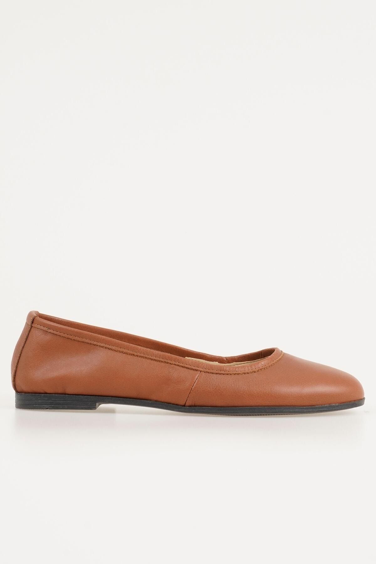 une vraie femme en cuir babet des chaussures à jour sans lacets