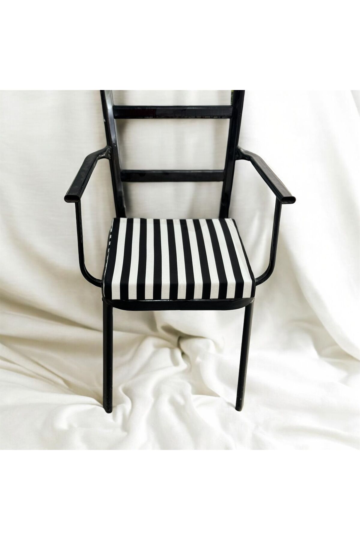 40*40 Black Striped Chair Cushion