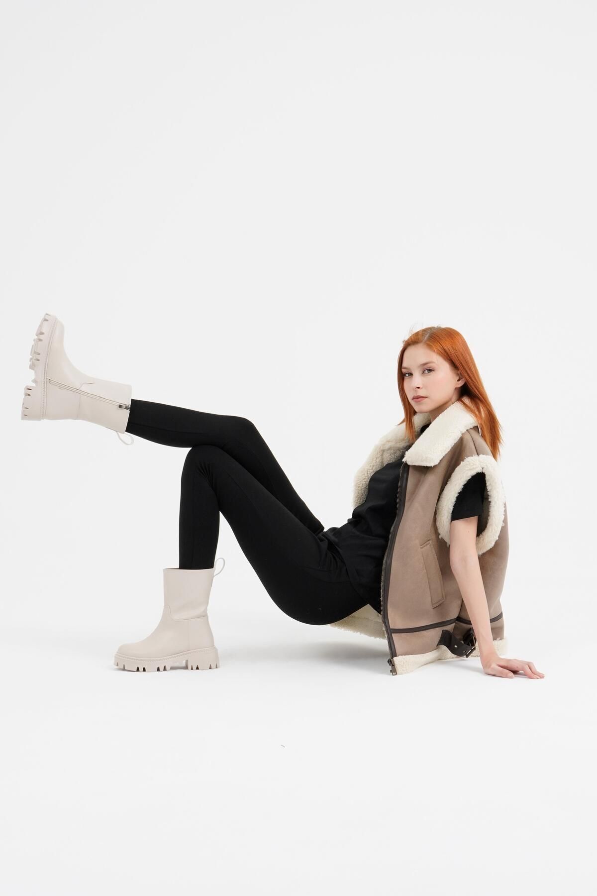 CZ London-Damenstiefel ohne Schnürsenkel, flaches, langes Modell mit gezahnter Sohle 7