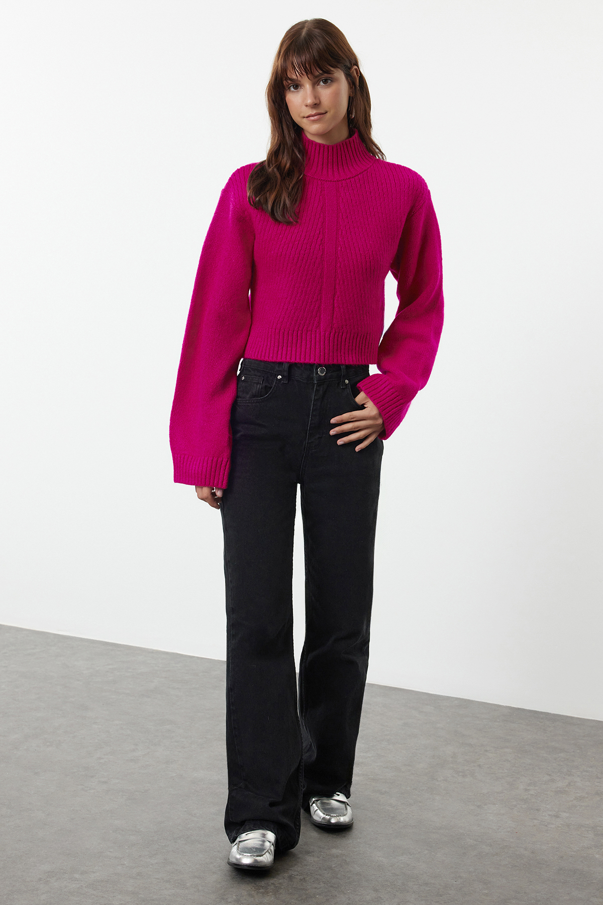 Trendyolmilla  Fuşya Crop Yumuşak Dokulu Dik Yaka Triko Kazak TWOAW24KZ00320 - Görsel 2