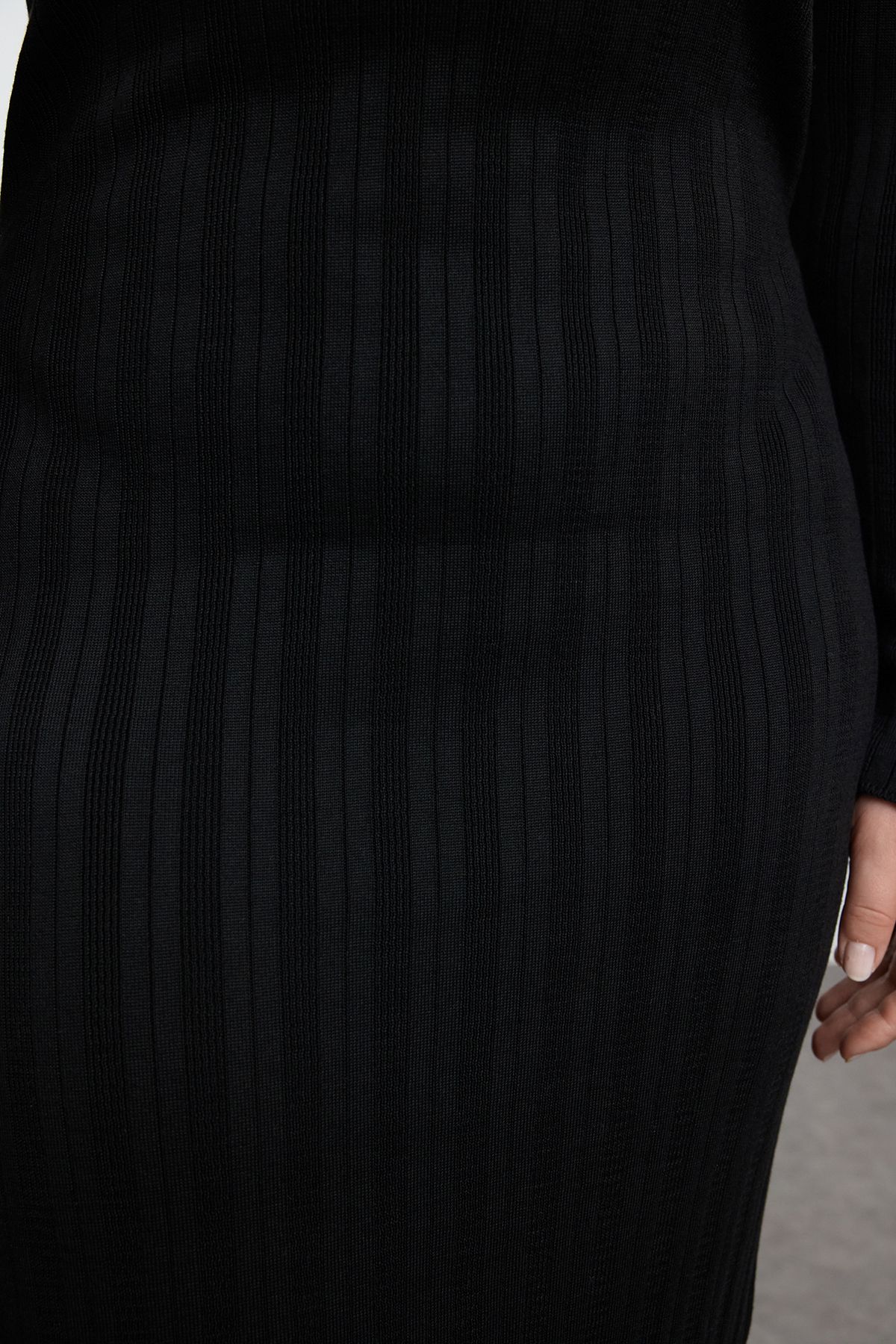 Trendyol Curve-Rochie tricotată neagră cu nervuri premium - guler vertical TBBAW25AH00023 4