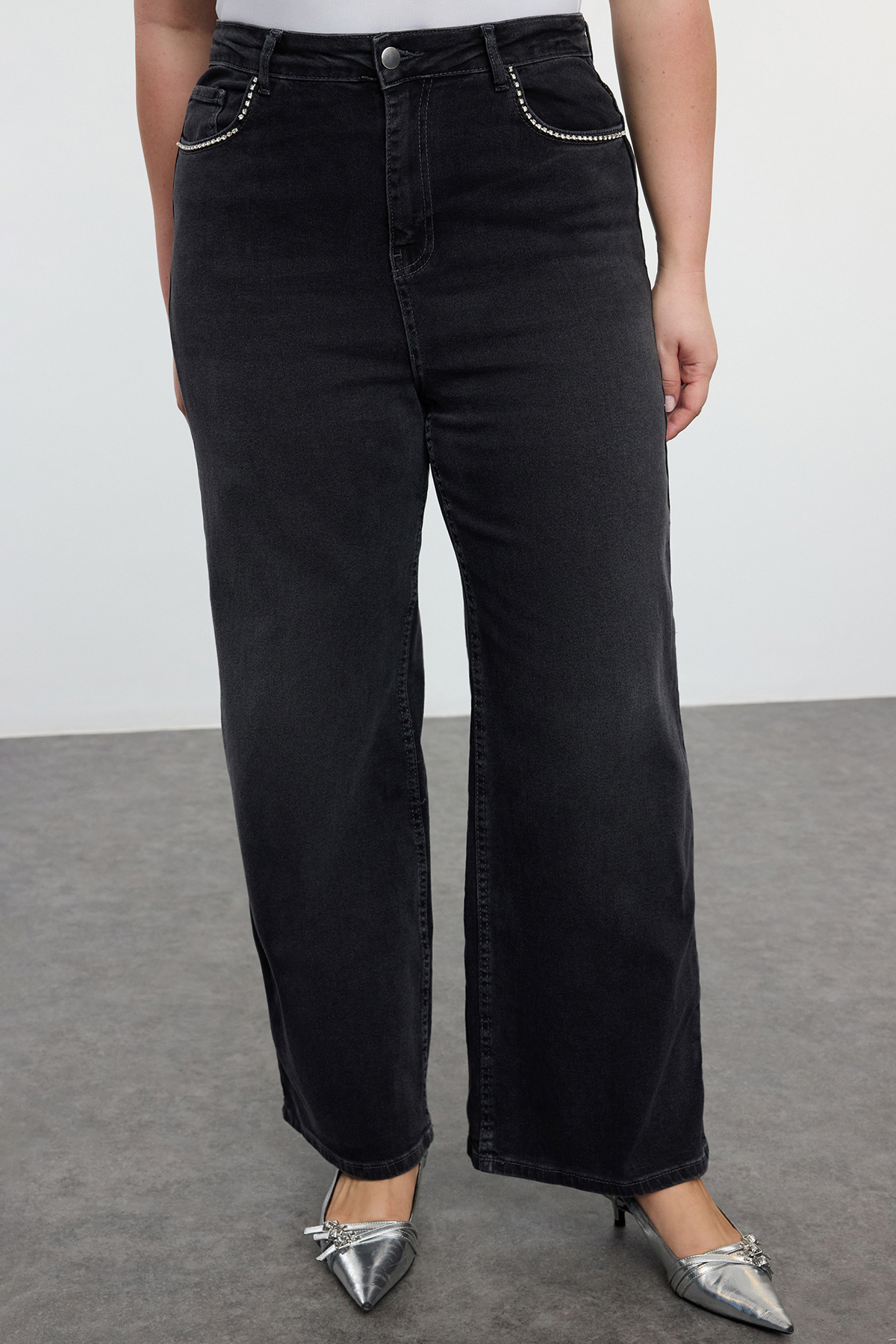 Trendyol Curve Anthrazitfarbene Jeans mit hoher Taille und Taschen, Stoned Wi...
