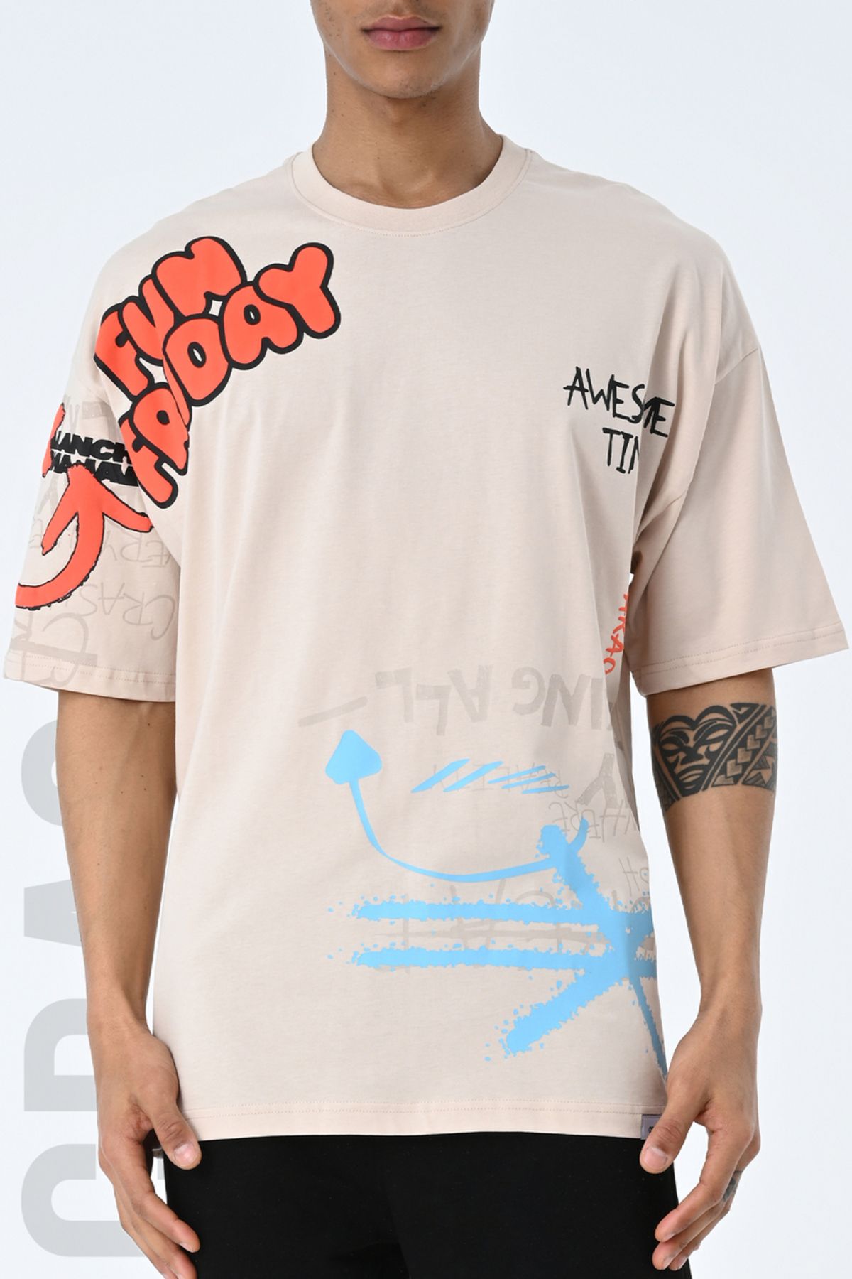 AMAZING CRASH Tricou Unisex Oversize Cu Imprimeu Bej Cu Decolteu Masculin - XL