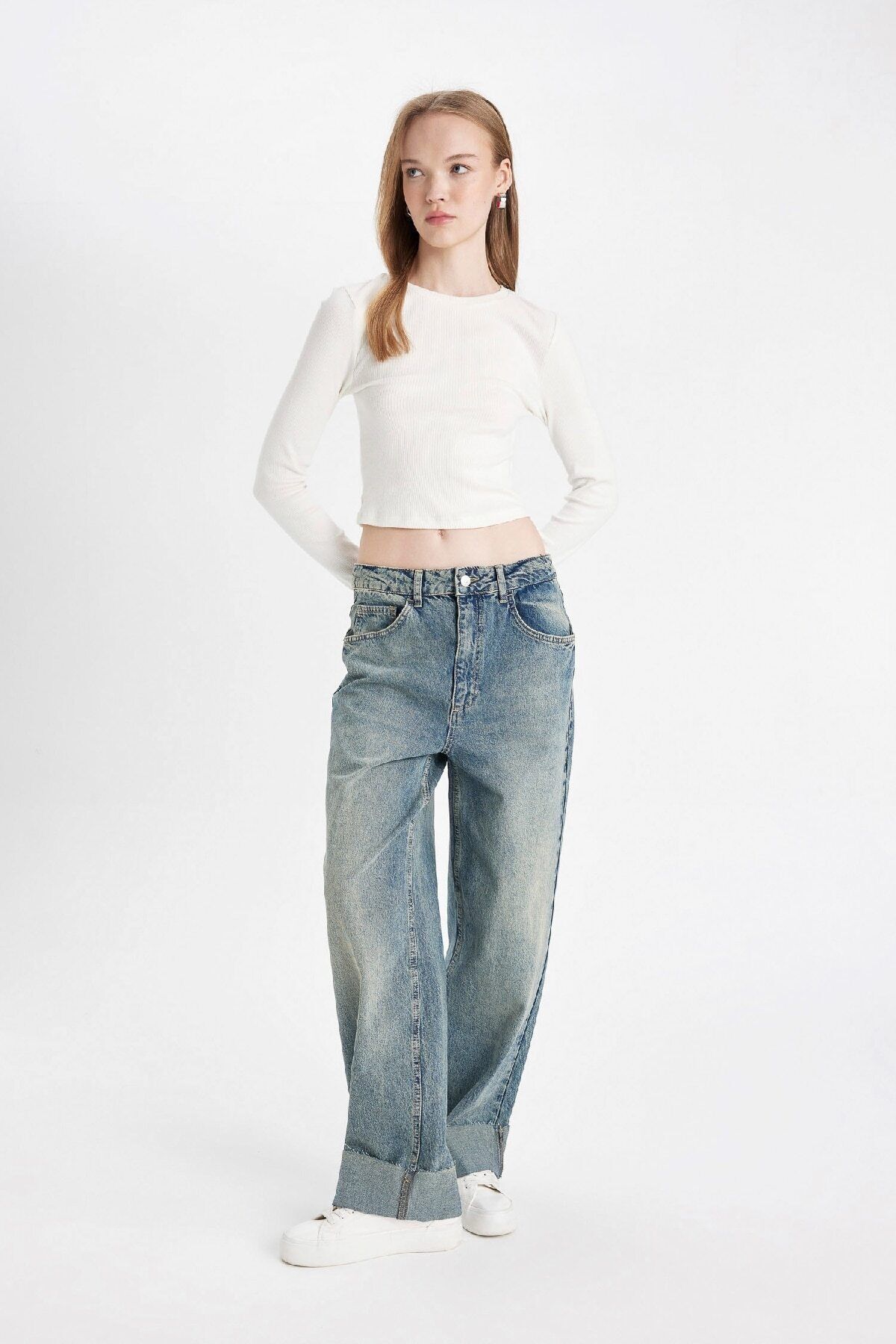 Baggy Fit Yüksek Bel Katlamalı Paça Bilek Boy Jean Yıkamalı Pantolon D5440ax24au