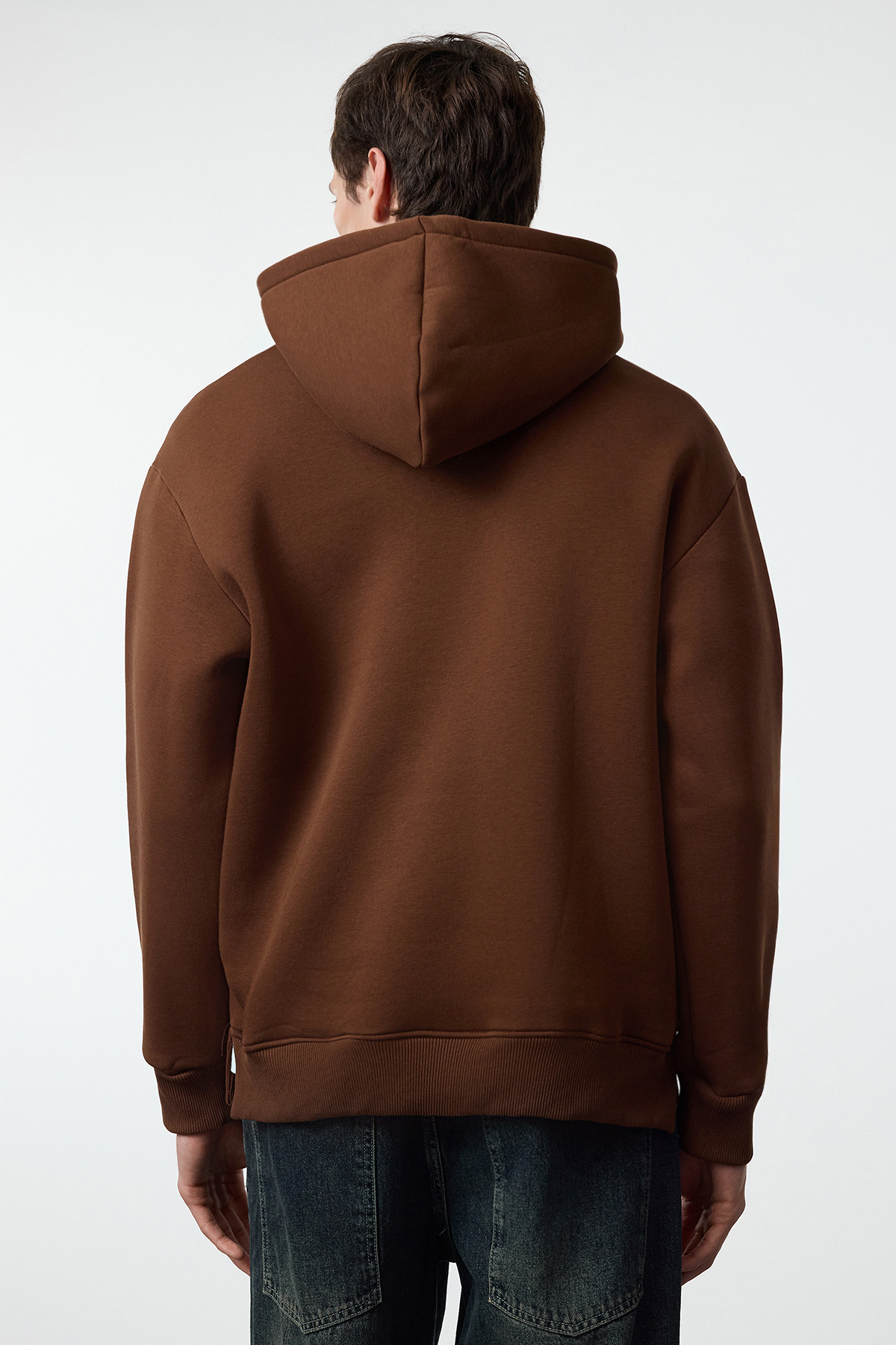 Trendyolmilla  Kahverengi Oversize/Geniş Kesim Fermuarlı Kapüşonlu İçi Polarlı Basic Sweatshirt TMNAW25SW00050 - Görsel 5