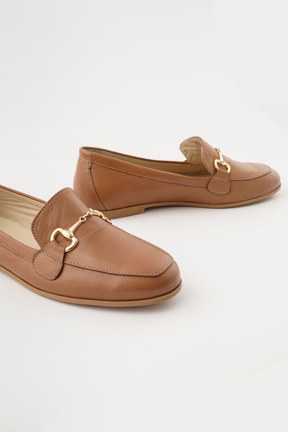 CZ London-Genuine Leather Women's Loafer Casual Shoes with Metal Accessories 4