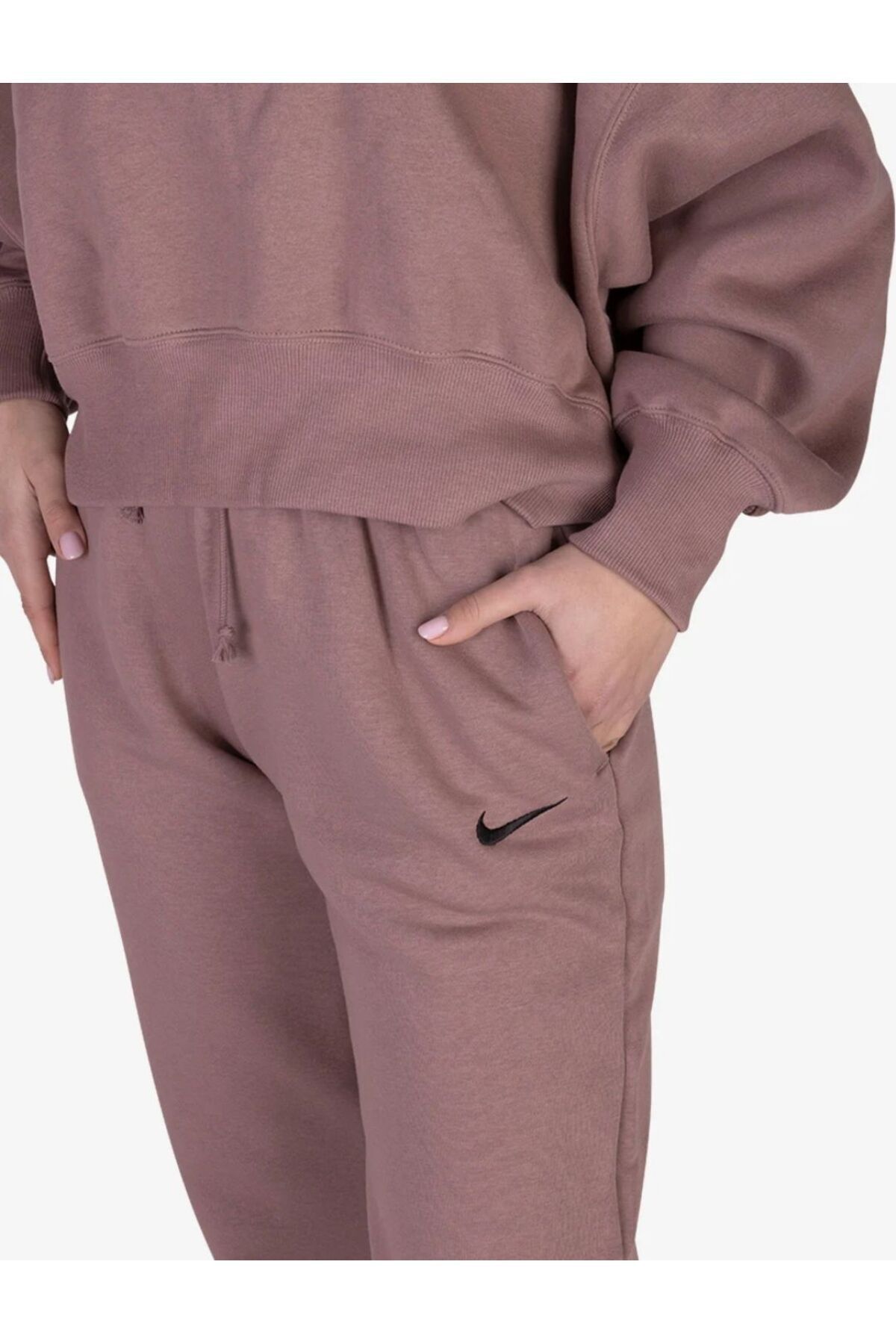 Nike desert dust joggers online