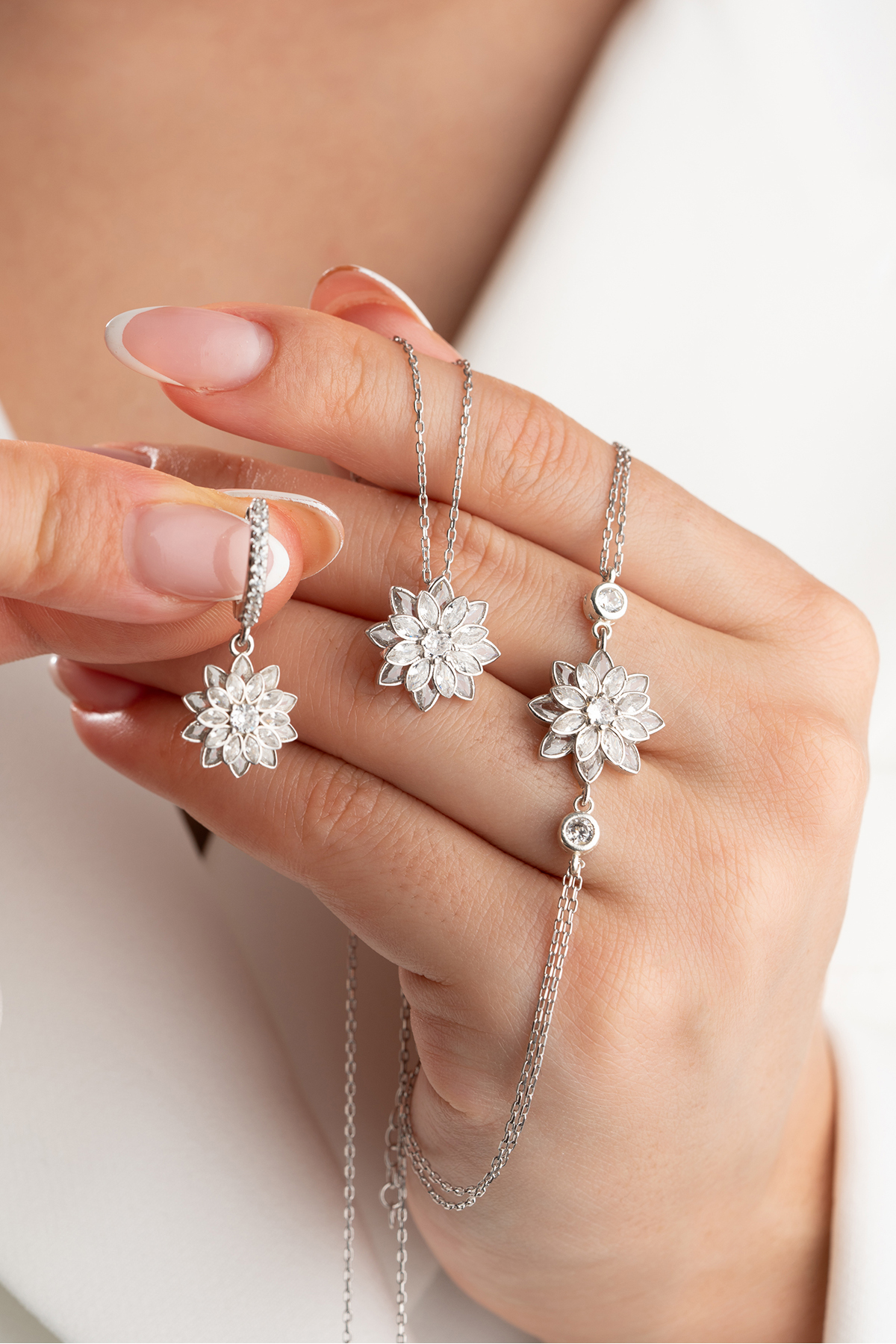 Silvano Jewelry 925 Ayar Gümüş Lotus Çiçeği Takı (Kolye-Küpe-Bileklik) Seti