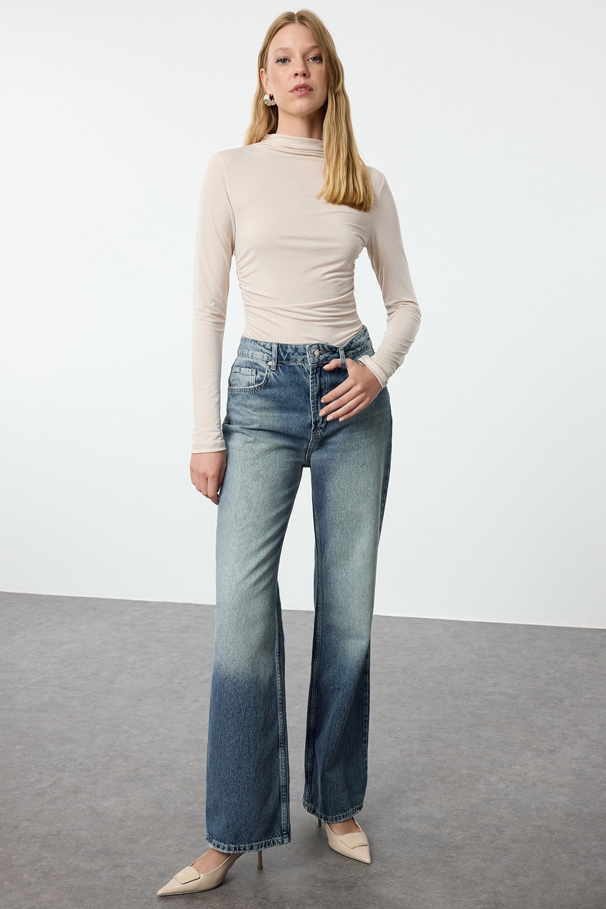 complete the look image
